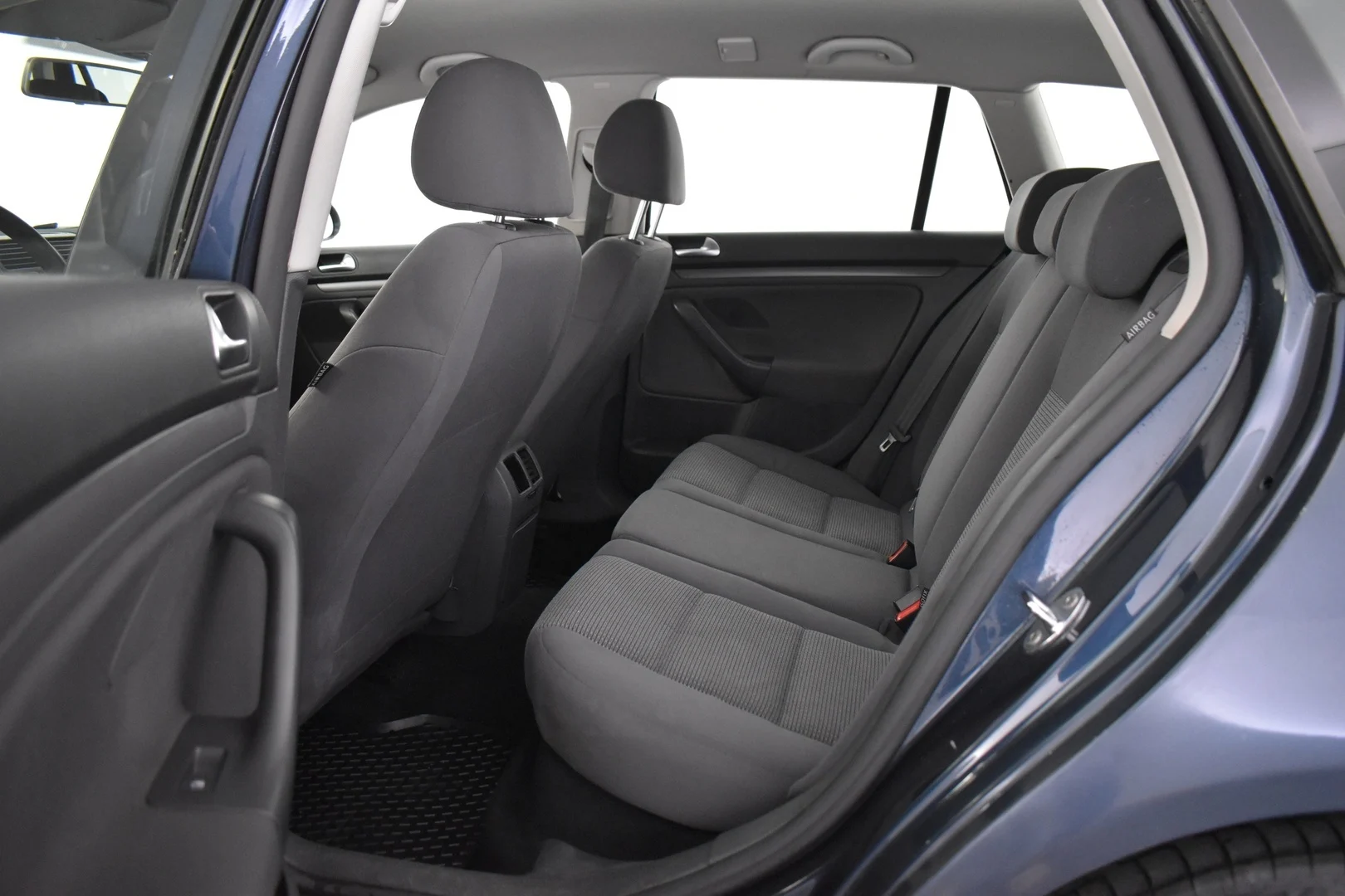 Car Image - 5dx41PScEZUm3GwSY3QYxm
