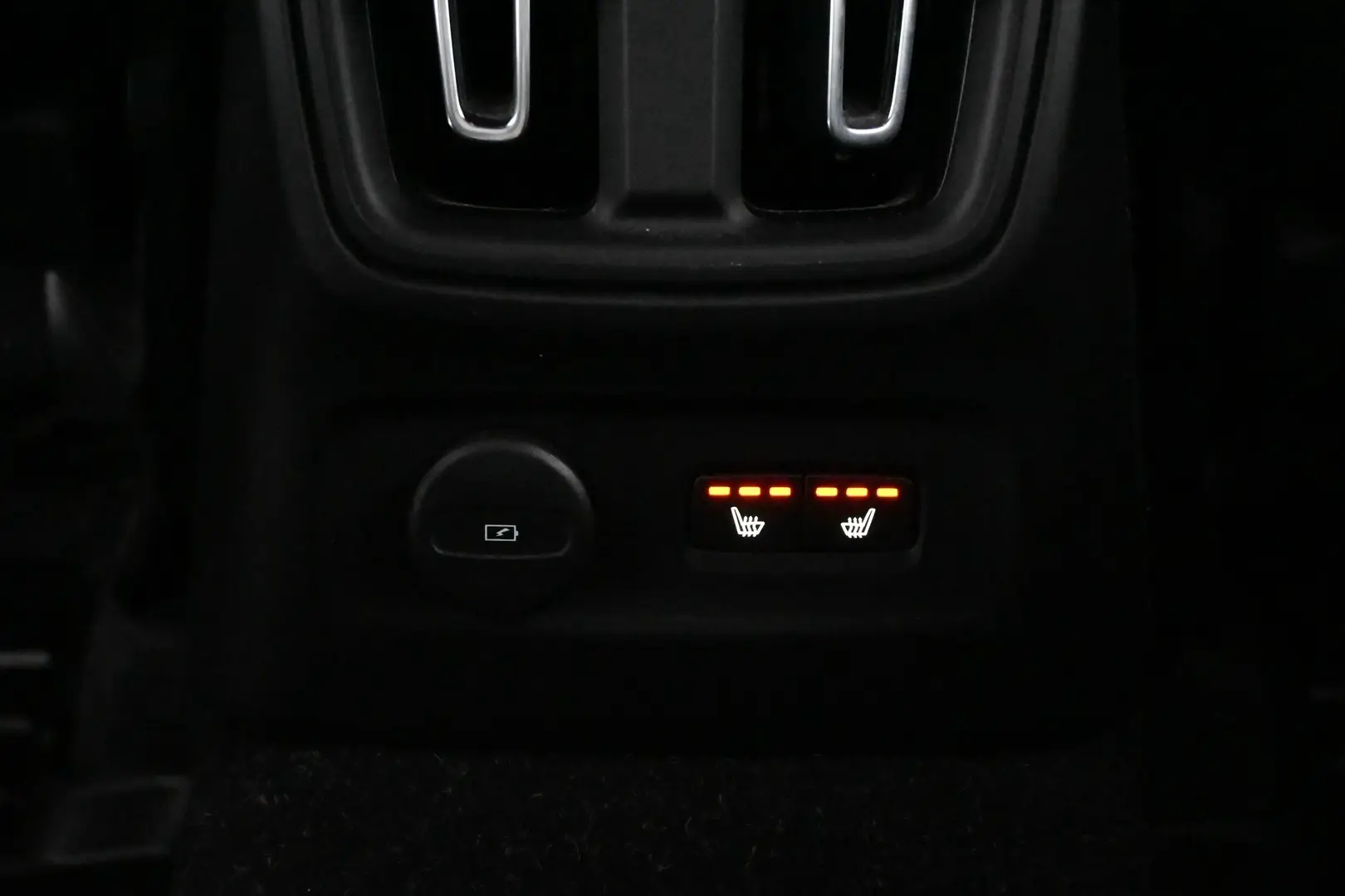 Car Image - 4QgMa7mBYUD057eaRfbrHe
