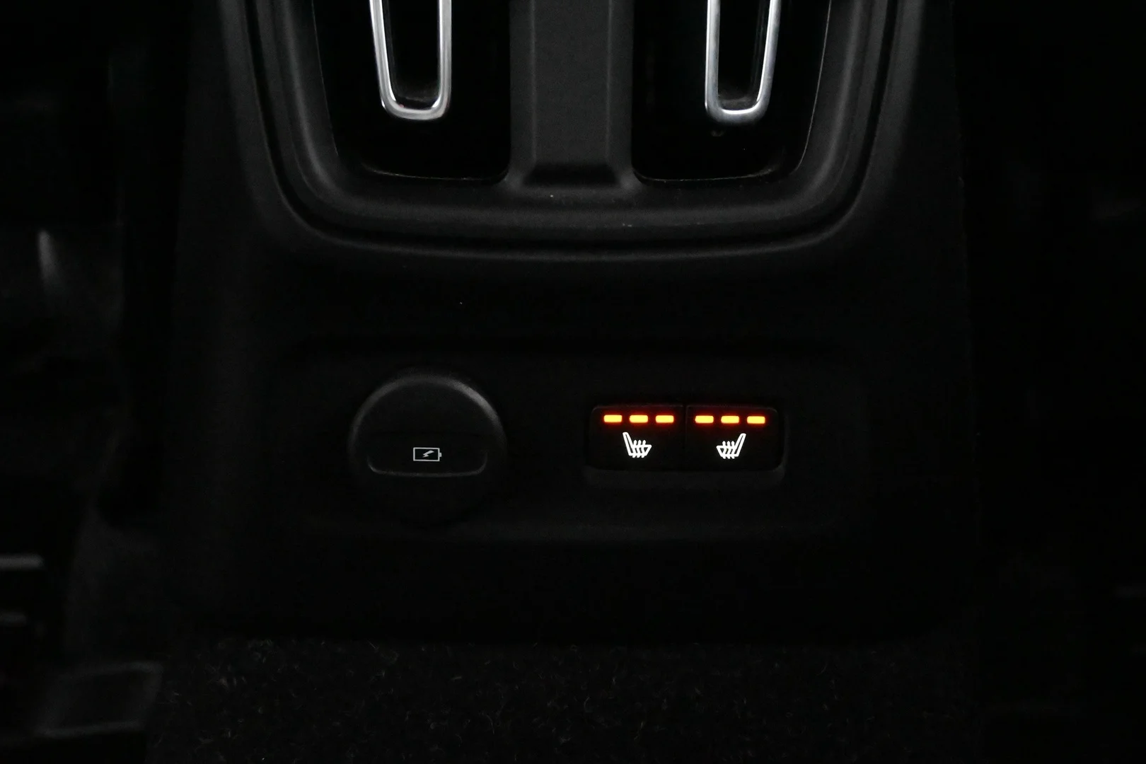 Car Image - 4QgMa7mBYUD057eaRfbrHe