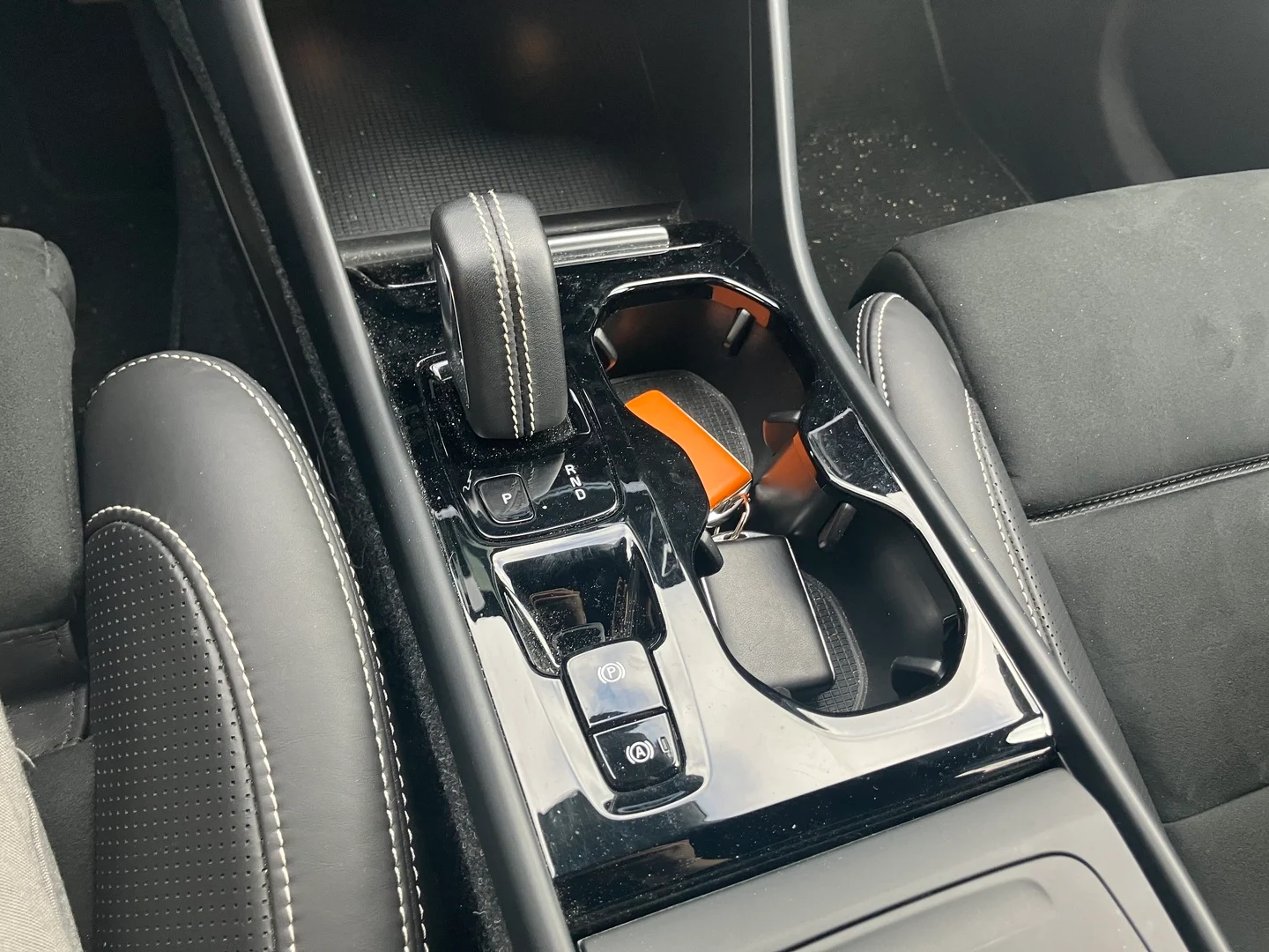 Car Image - 5I1GuT6WDP5LpRsO24QJNV