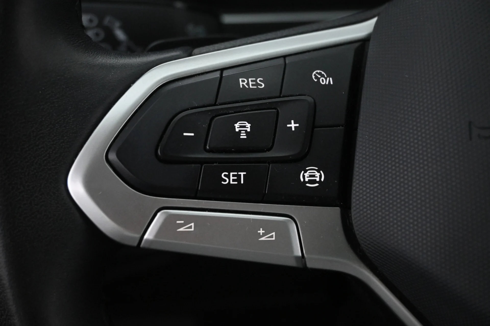 Car Image - 1MDQMv69anjWhttmJ2tJaQ
