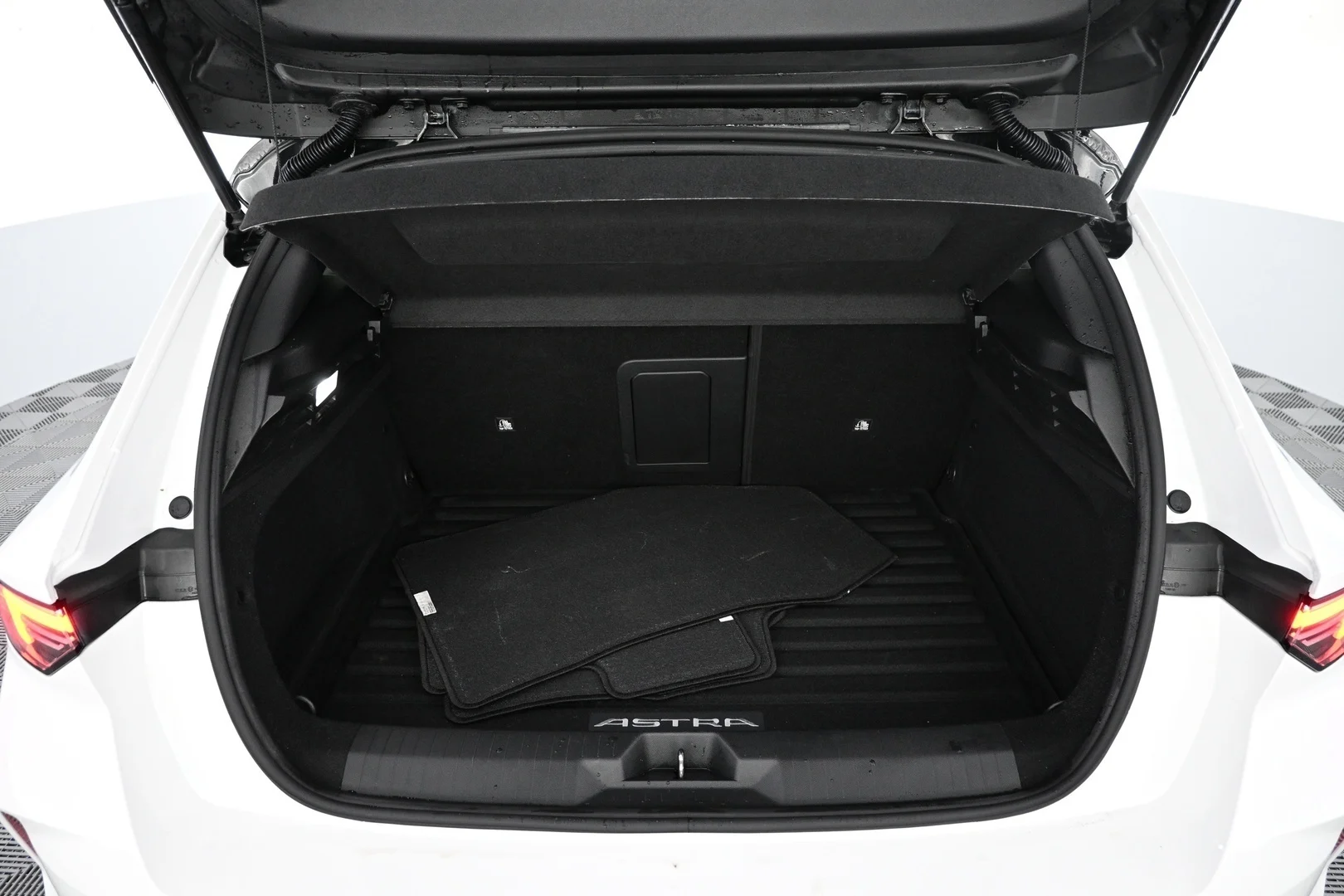 Car Image - 6vhnEnAztpIjhB7u1eflMK