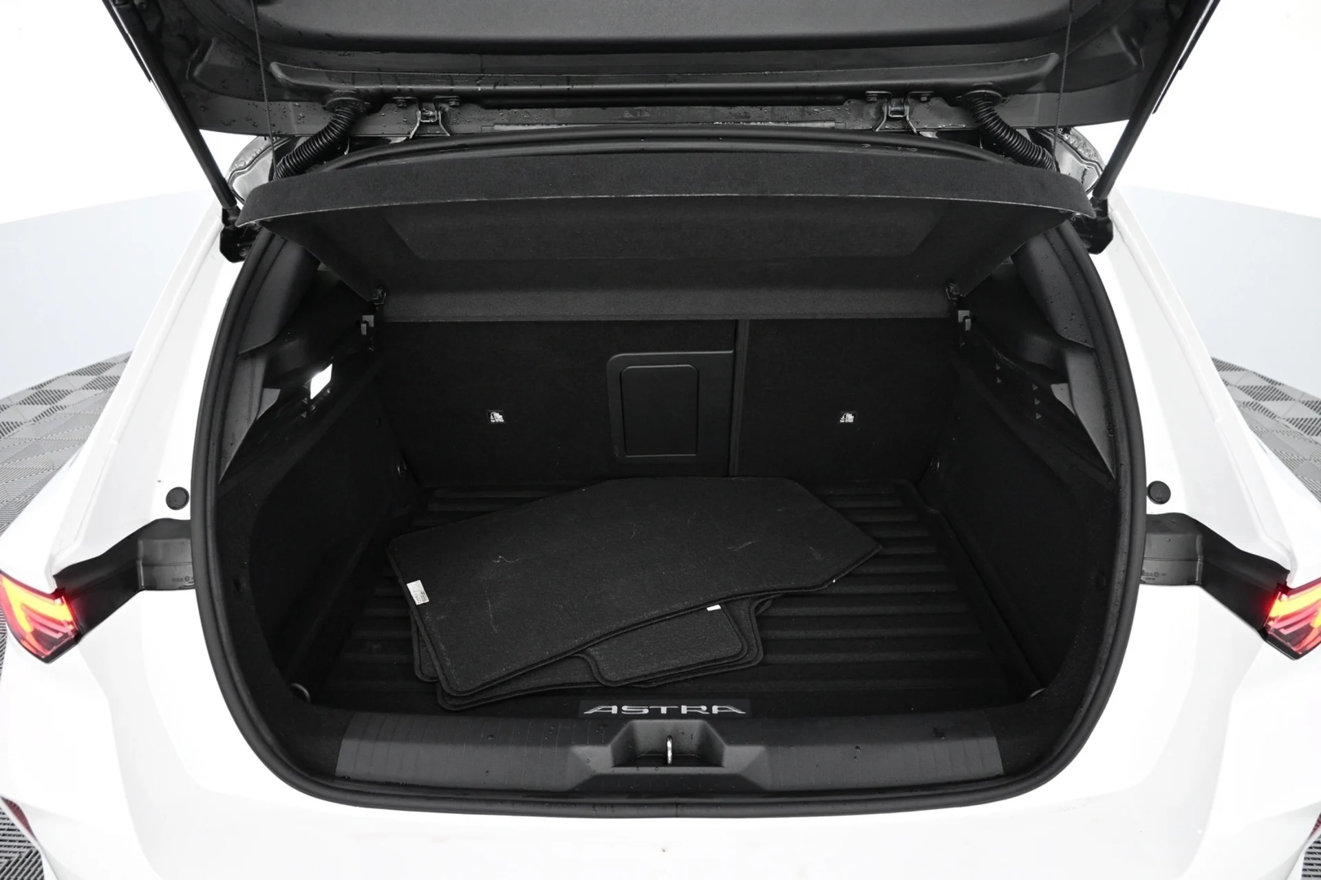 Car Image - 6vhnEnAztpIjhB7u1eflMK