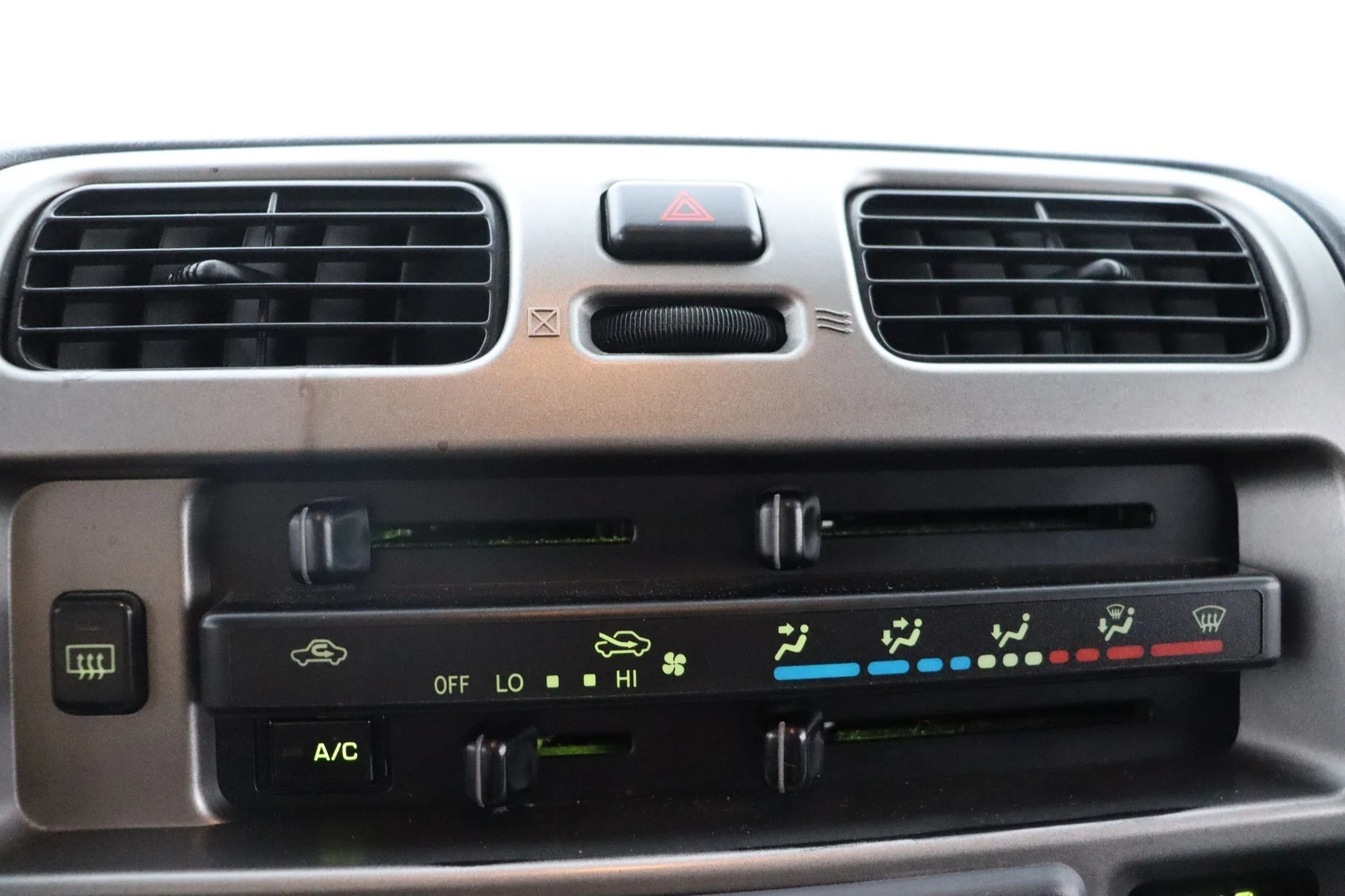 Car Image - 2zyiW8JMXP2tWW91u6NMuF