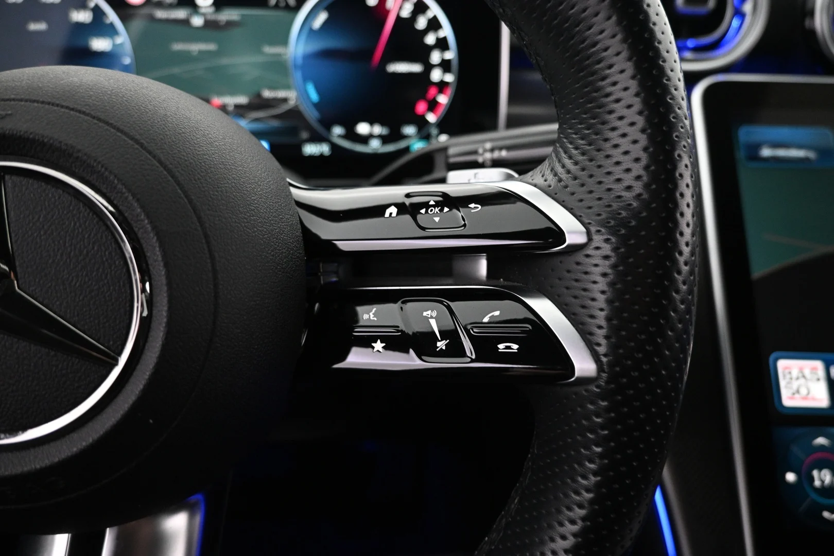 Car Image - 3C3JrqKZDJW1kZarItJbLI