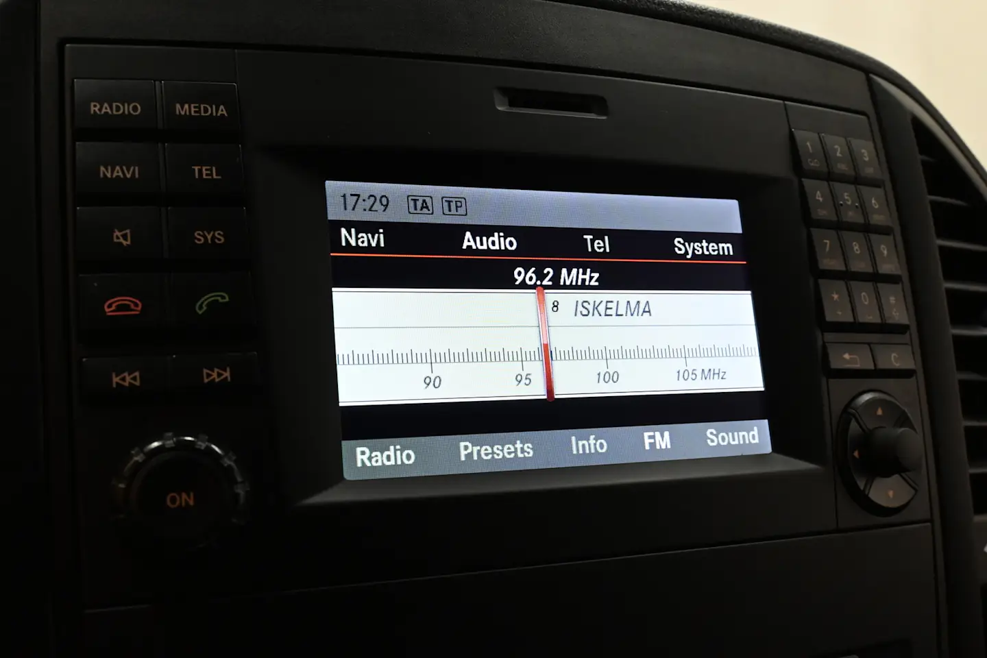 Car Image - 237KLGyLfifPmkbZaeP8lX