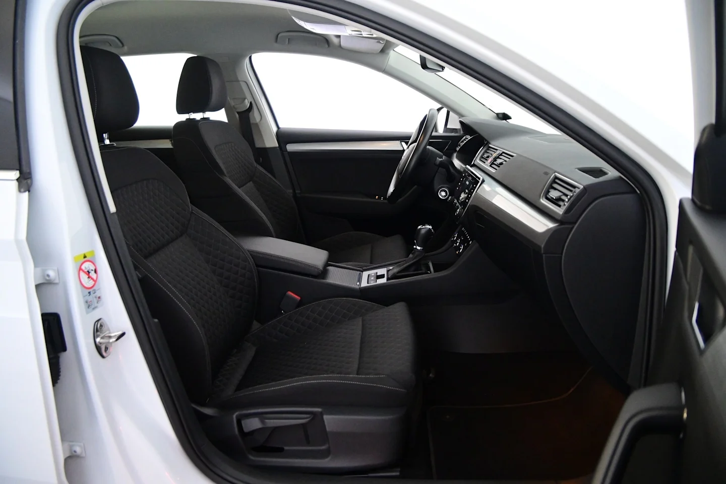Car Image - 6uTsO0BUR00TU4WR8BXMeA