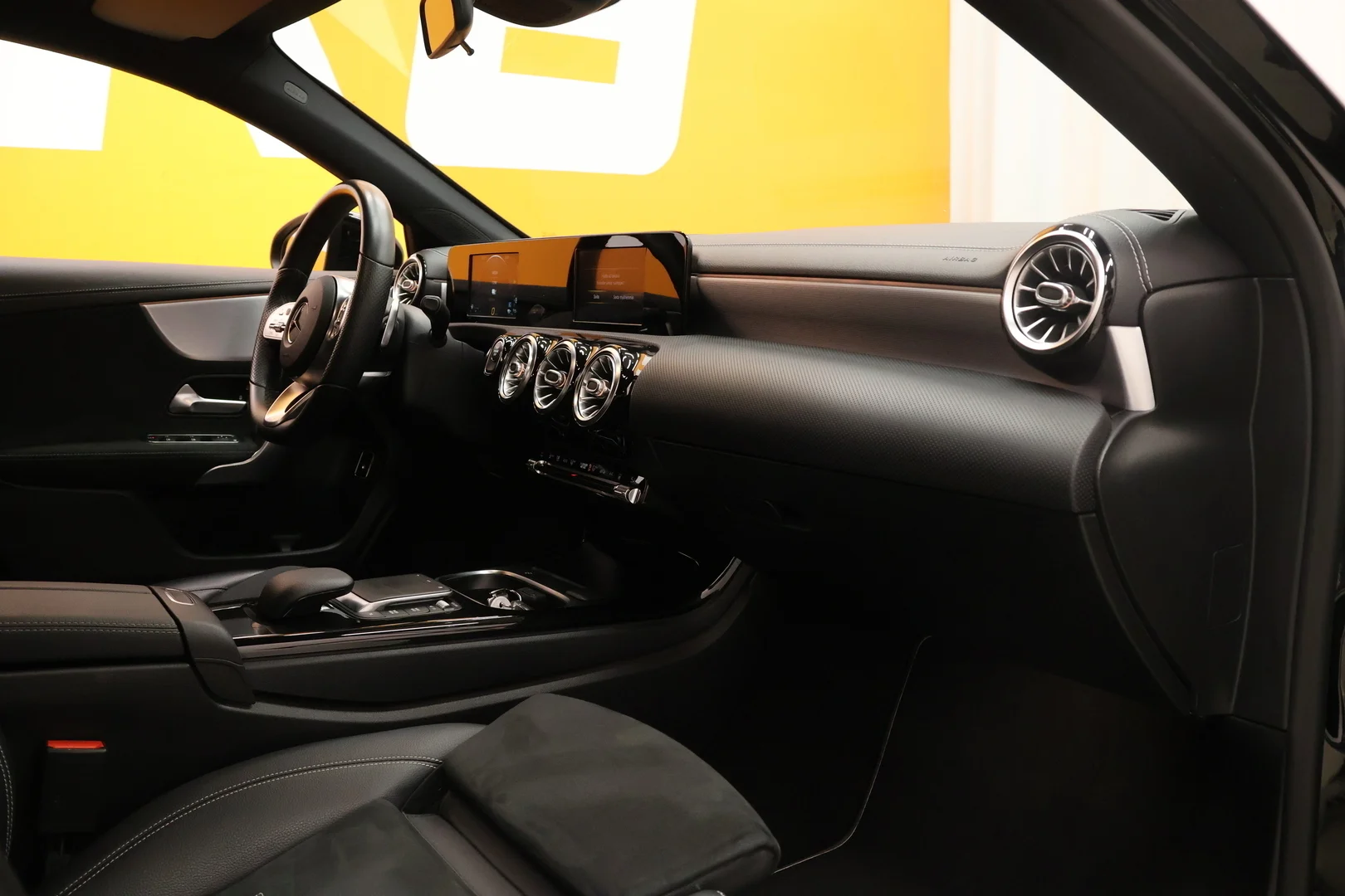 Car Image - 6DFmpXP7cp23h9xScJWxcK