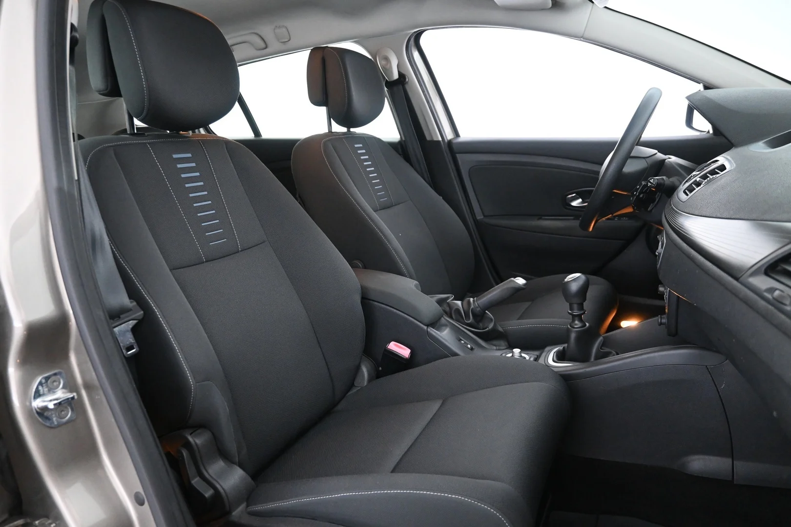 Car Image - 2p52yybvf13us0lBzQsgzt