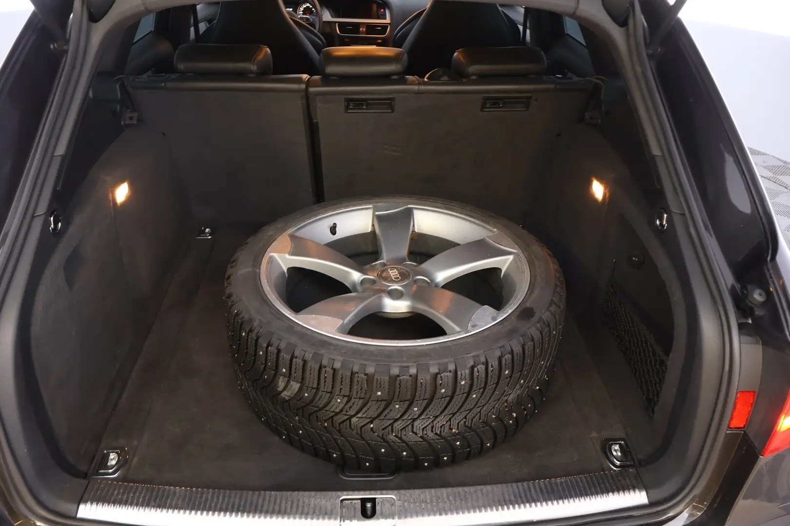 Car Image - 5CmHvkb7r0crxvqSq3T3X7