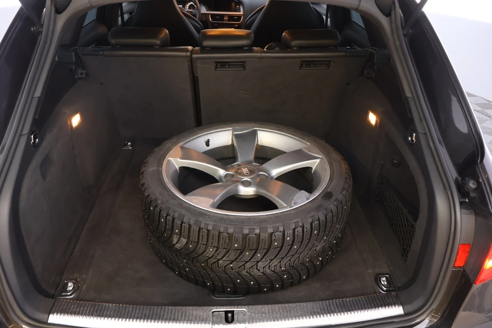 Car Image - 5CmHvkb7r0crxvqSq3T3X7