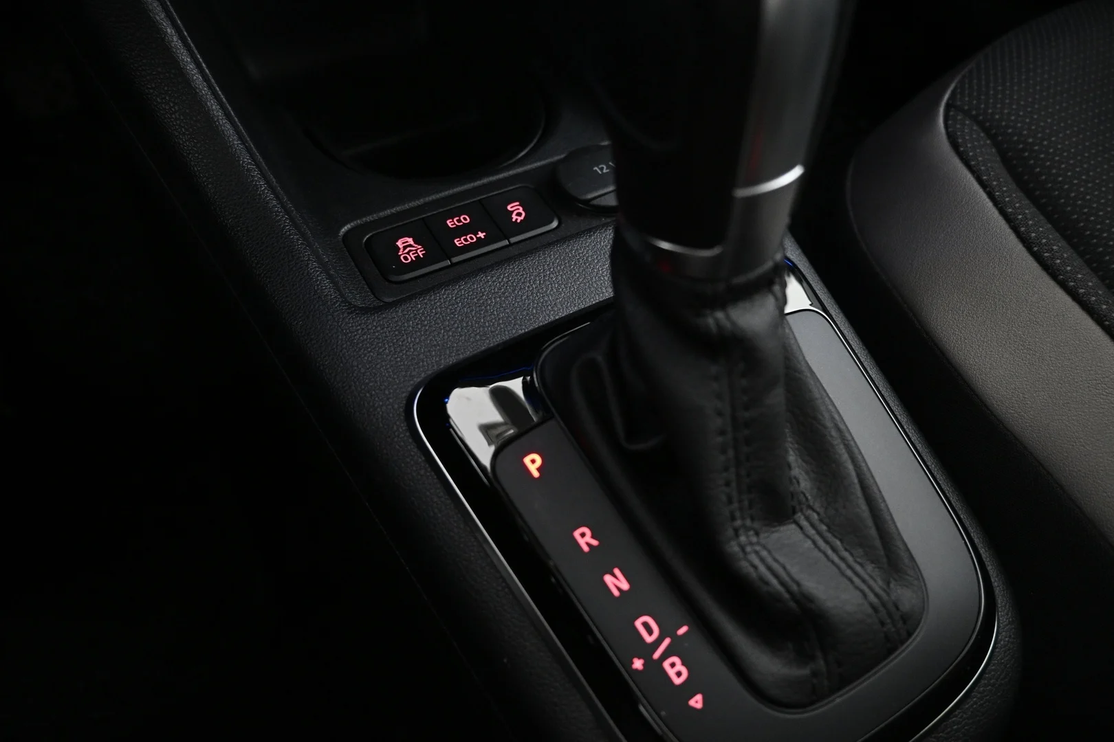 Car Image - 7wayDh6kTkpw9RPH8jUhjM