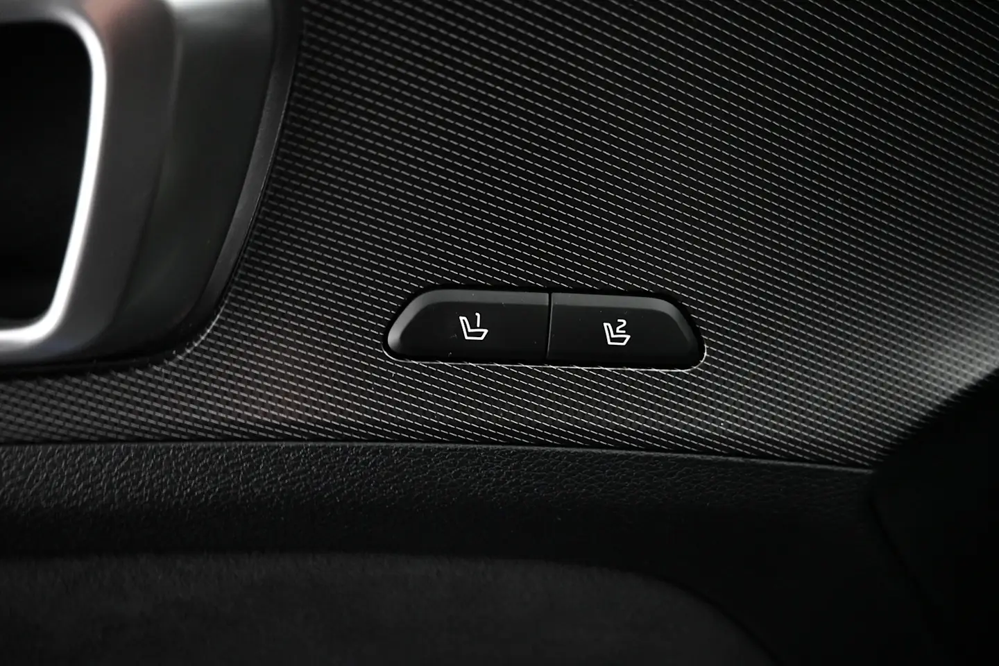 Car Image - 4g0aWrBQ9fbCSnPAxt8l3i