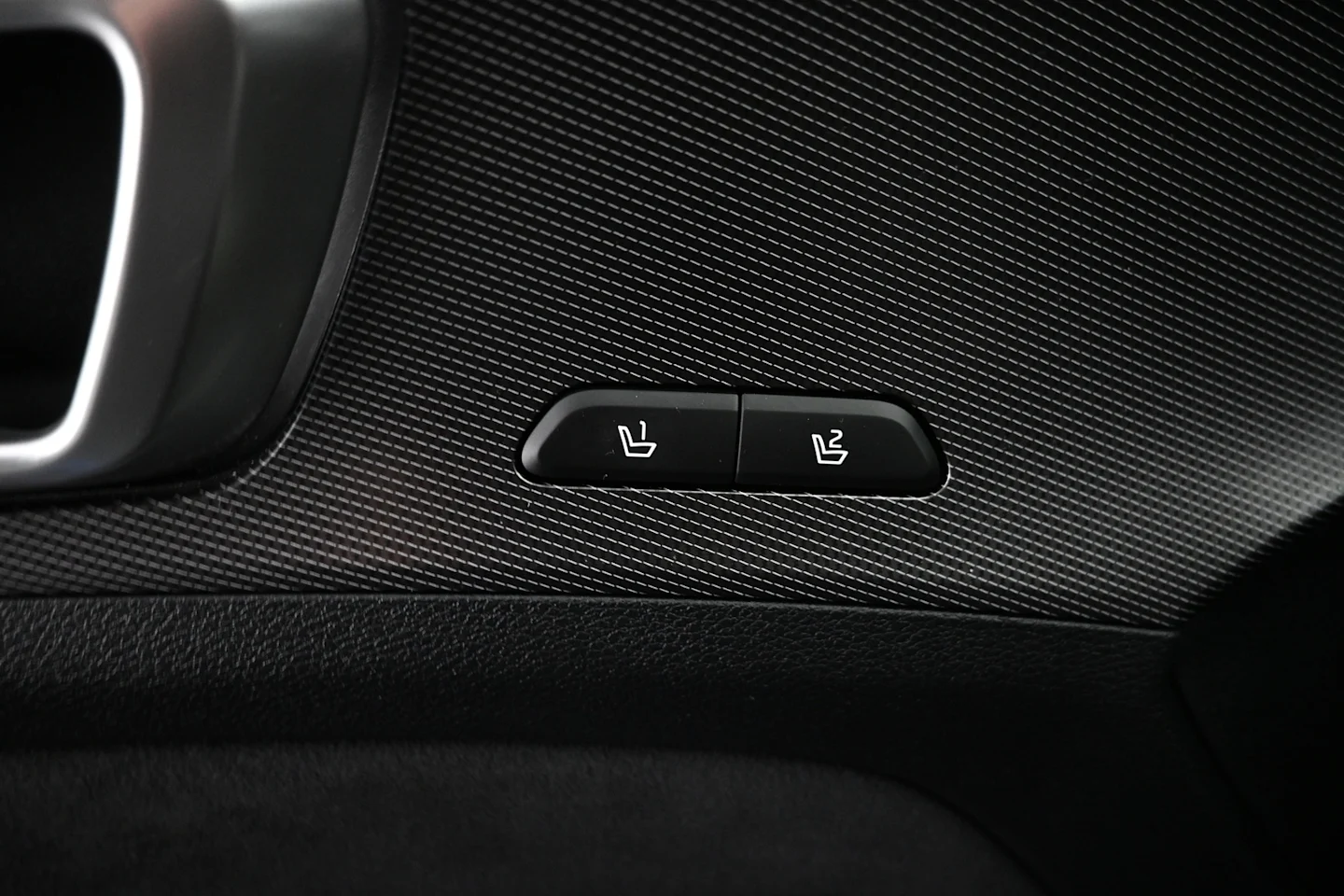 Car Image - 4g0aWrBQ9fbCSnPAxt8l3i