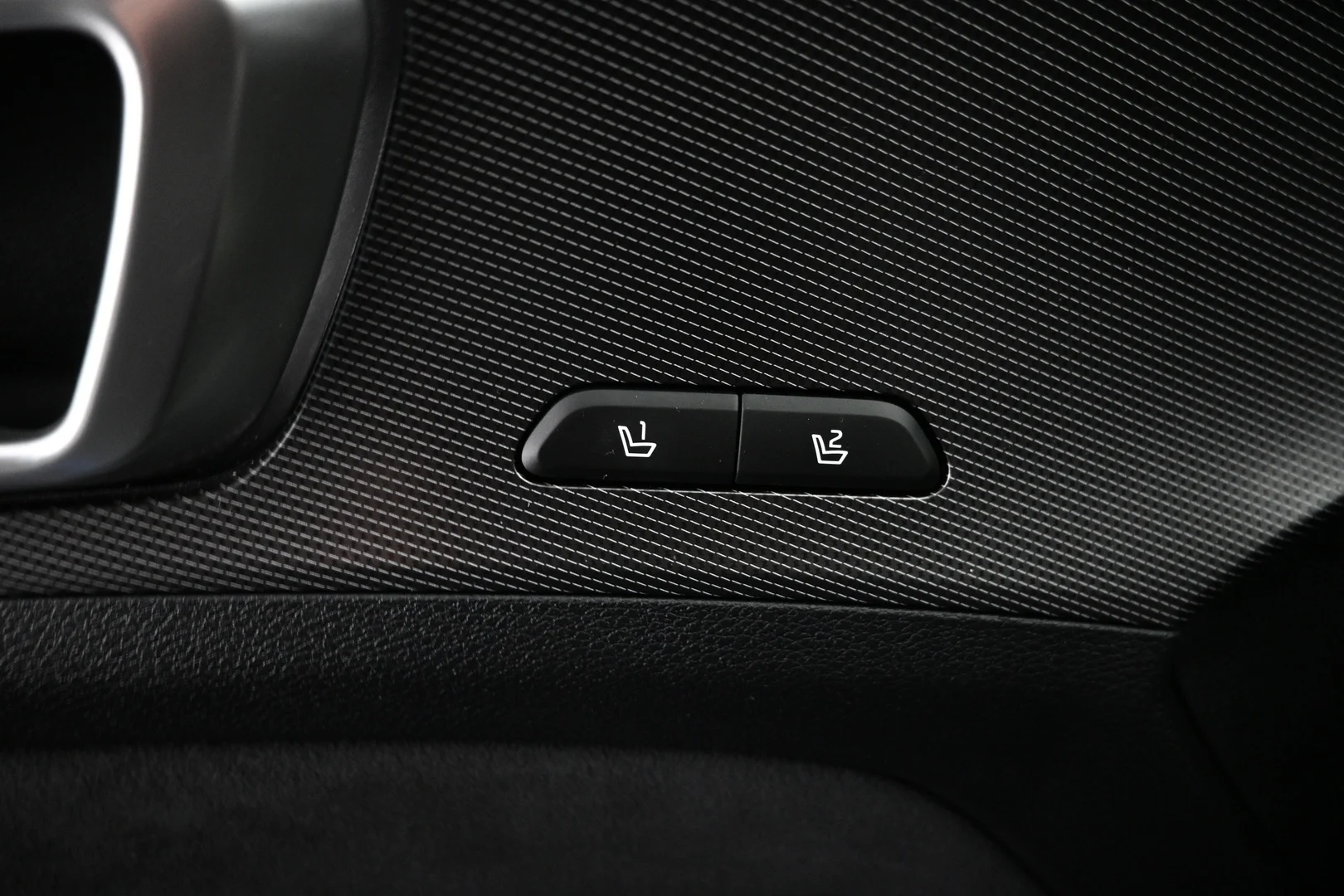 Car Image - 4g0aWrBQ9fbCSnPAxt8l3i