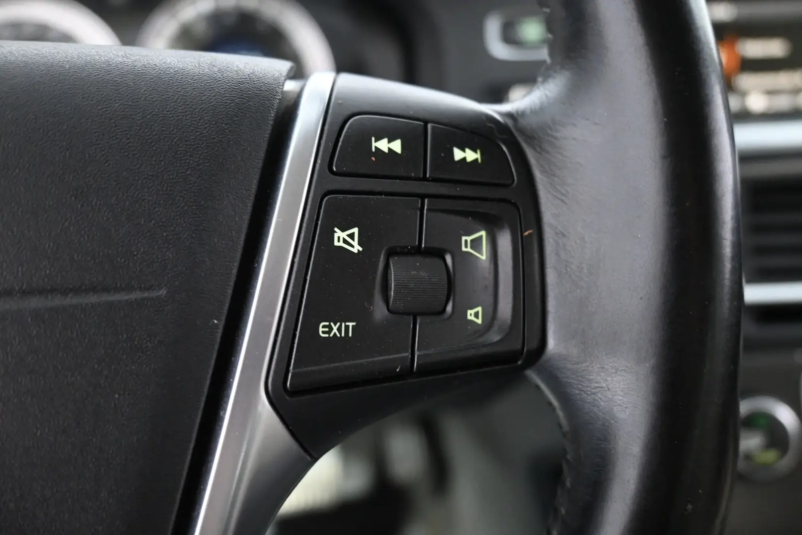 Car Image - 6DjbjsirjHqOL8QjM8KXnV