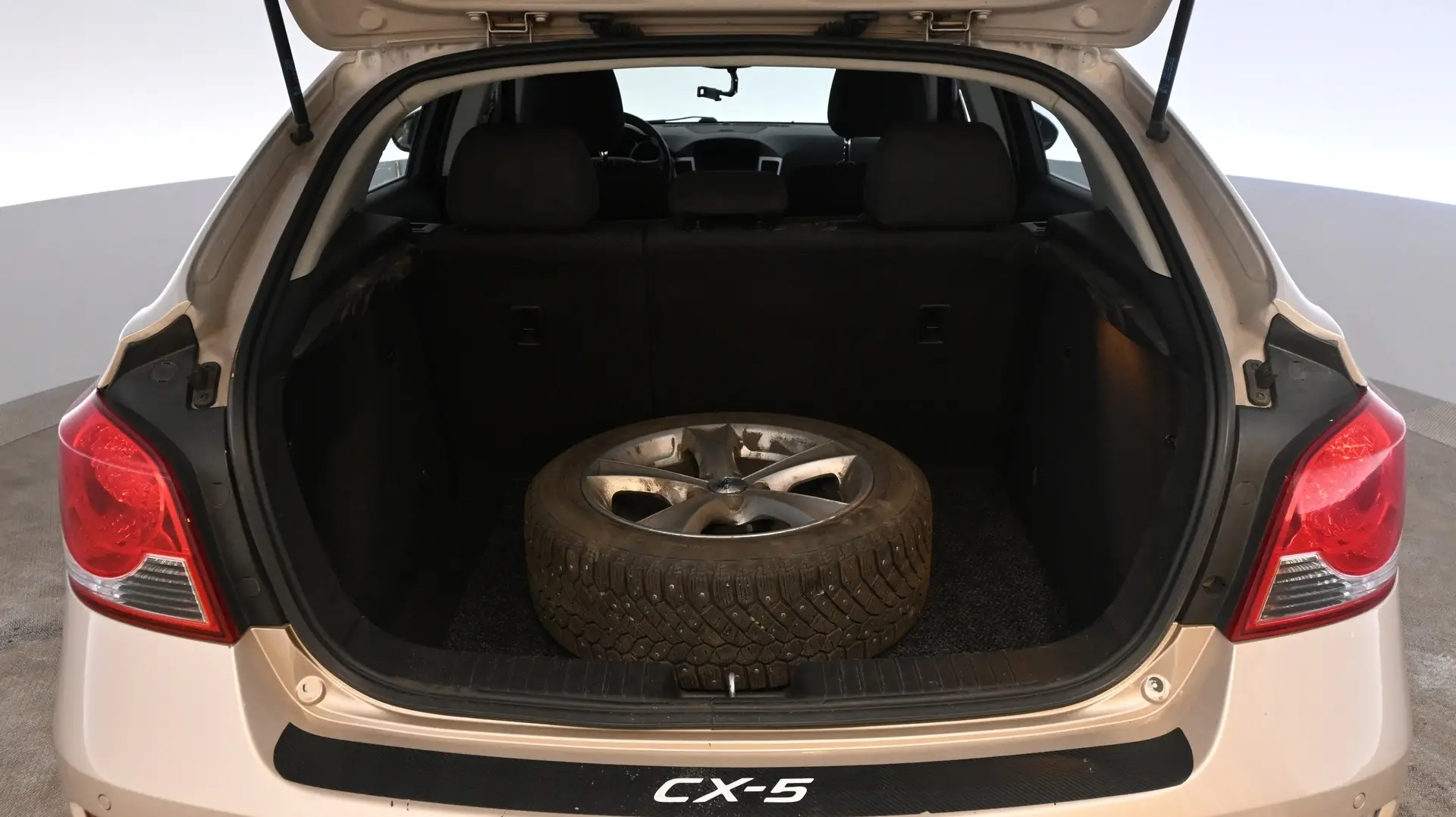 Car Image - 4PI8z8T8bC3XAYFVll6urv