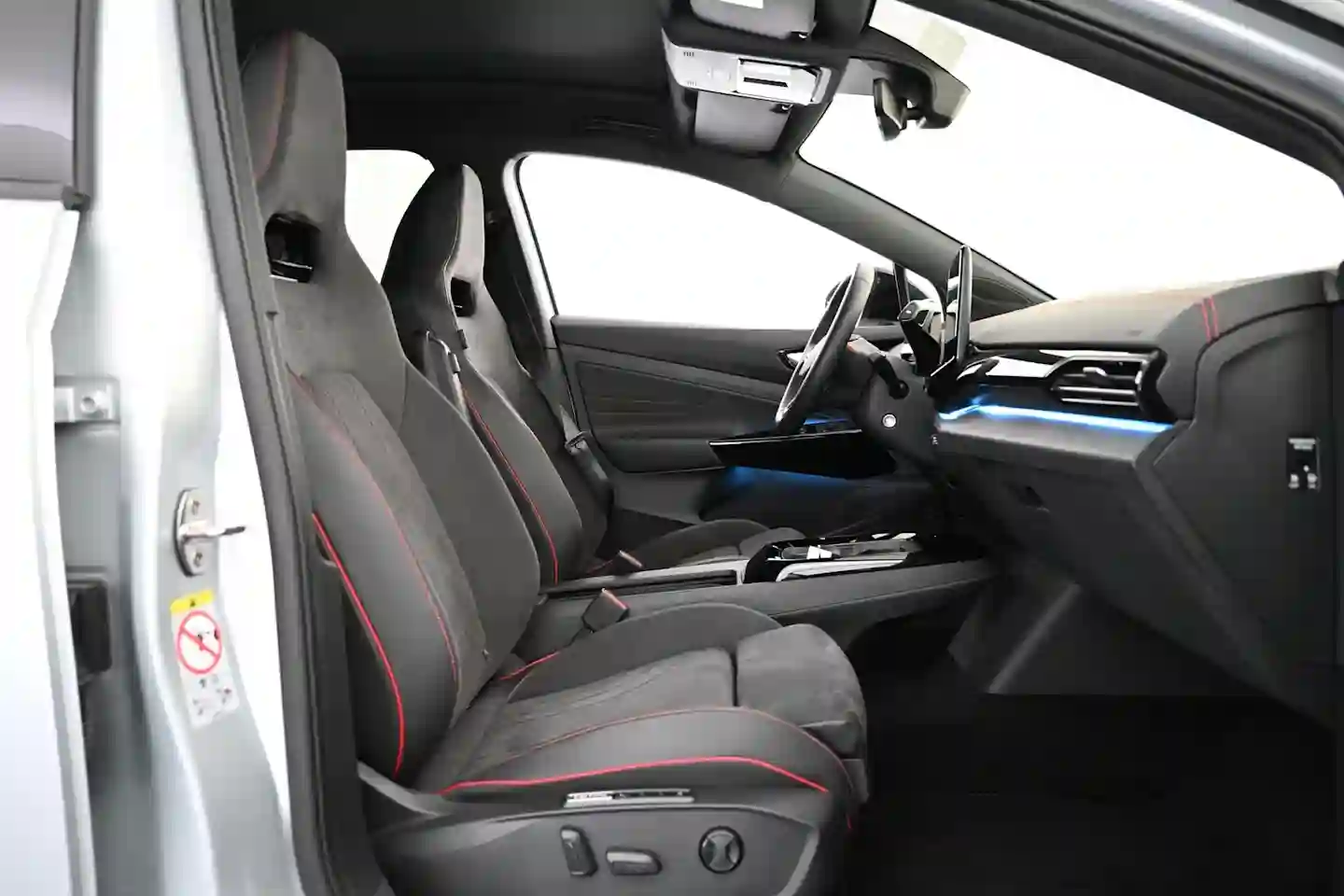 Car Image - 72LUiH8MKy1o8jcvLHKxrc