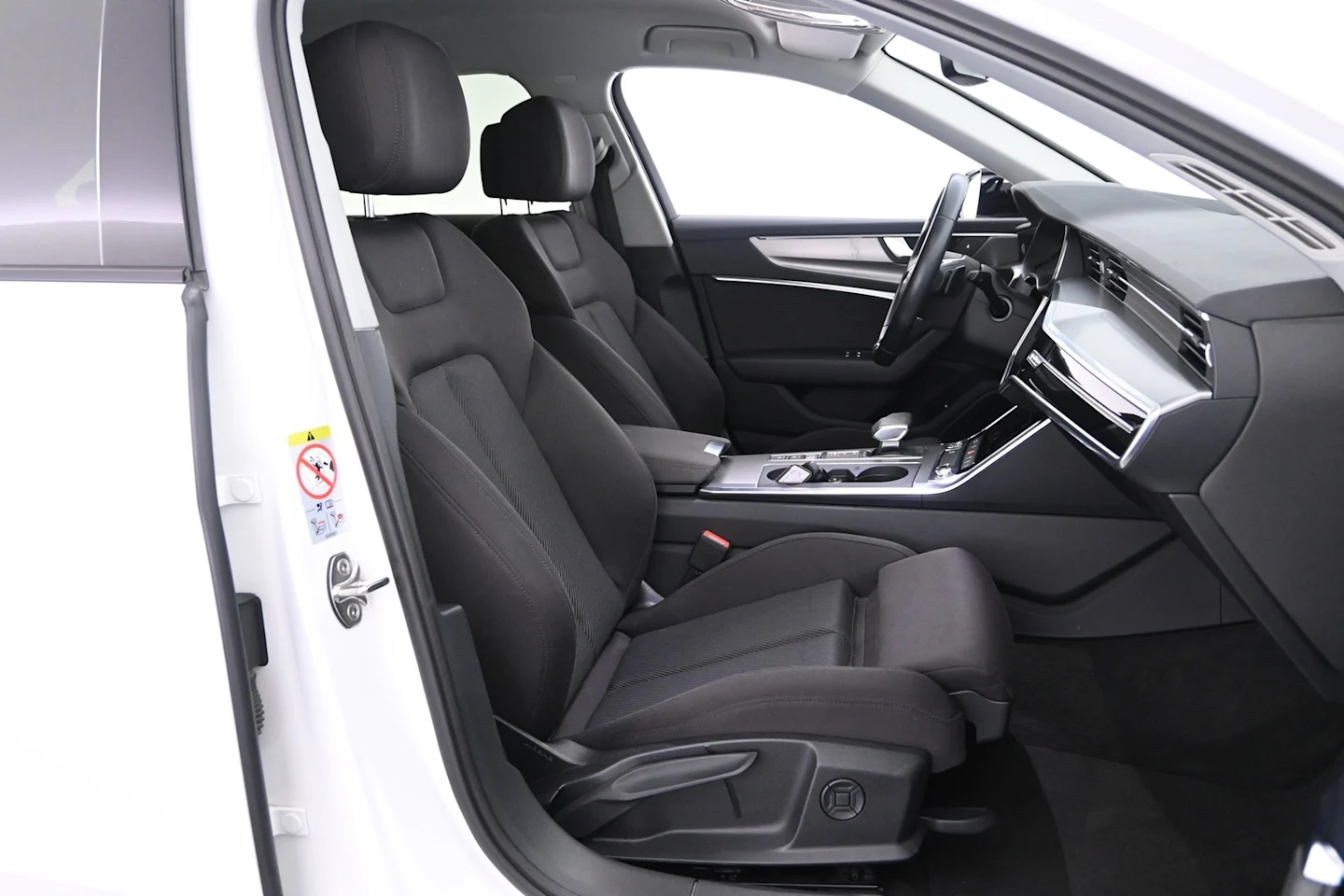 Car Image - 5dnJBPd3tD1xa3XuLfCe4i