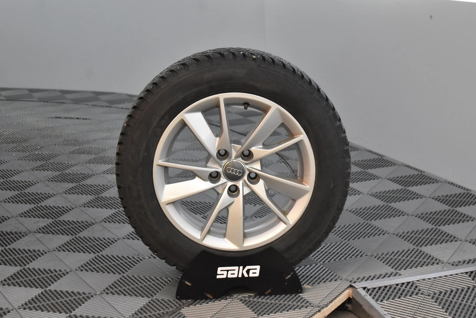 Car Image - 52gKKVGdm4ulDCVF41dg7t