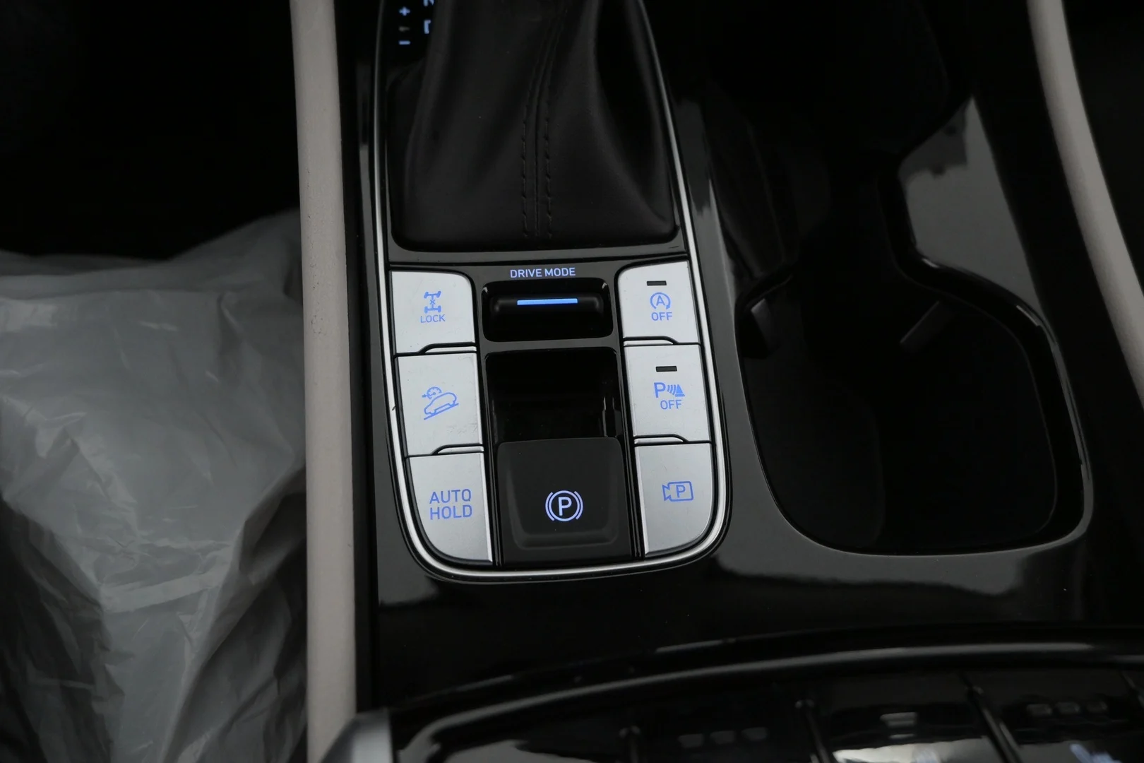 Car Image - 5dRqscMaiMNKVt7XYehngL