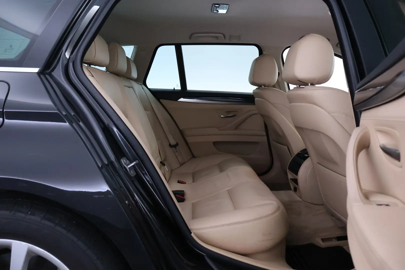 Car Image - 2zup6FkBYfmMC7aSr3i67y