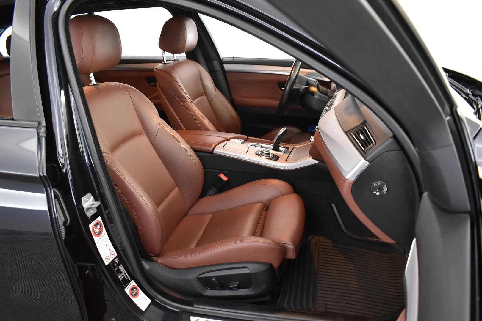 Car Image - 2vf335CUkWQX8xfHMCBdBx