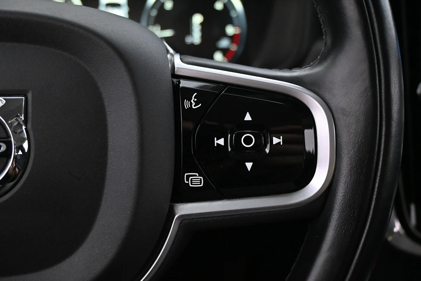 Car Image - XA5lzimtBwIVHtWOGxpCo