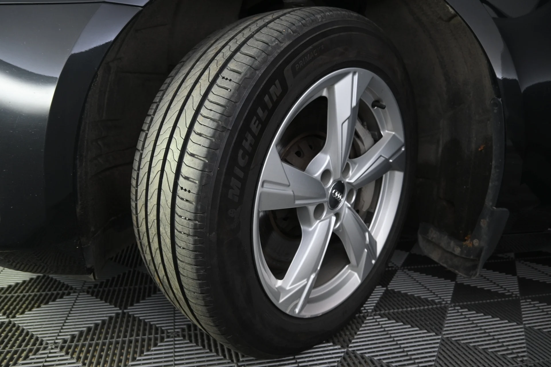 Car Image - 2Ja9MF9x5QJOfOWGbLtH7I