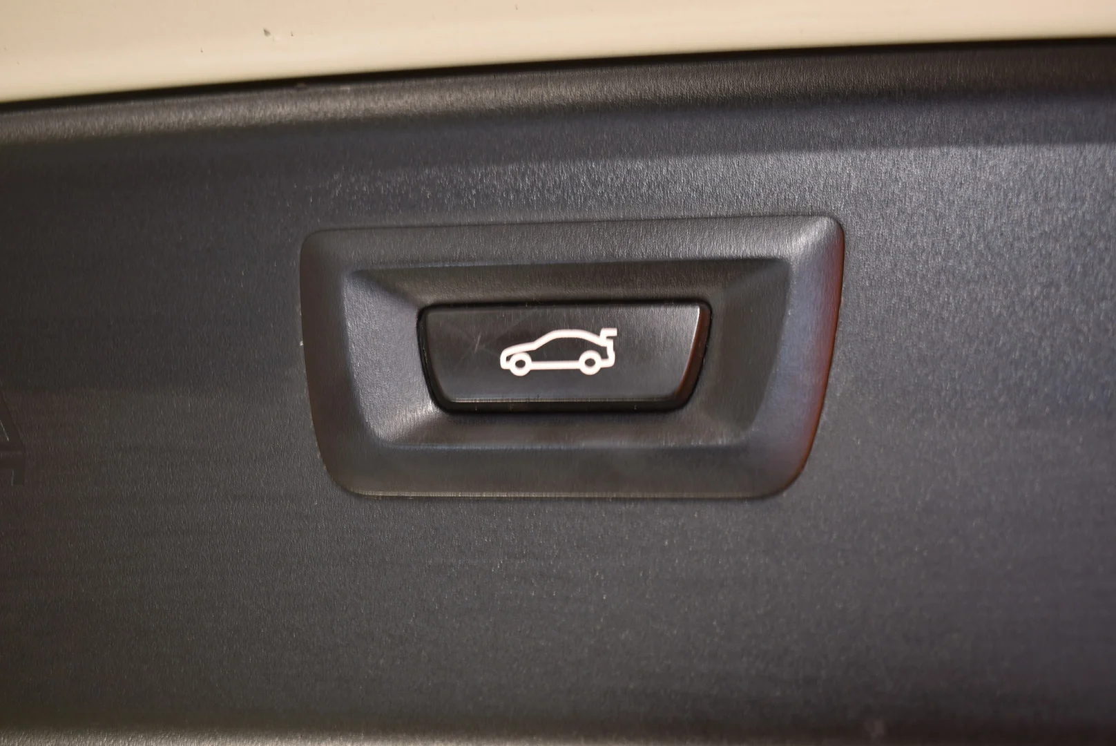 Car Image - 2CwZOgam6h6uqzbrklYXPt