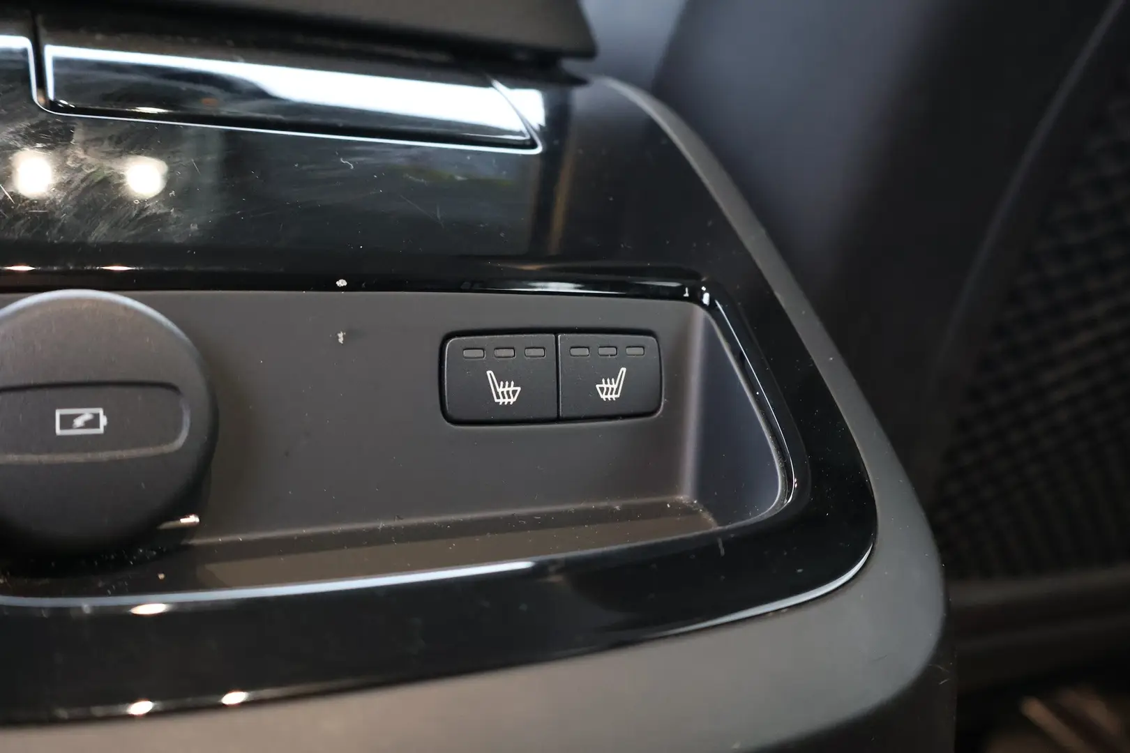 Car Image - 4FmQohBU7oJ3rTOBPMEHA7