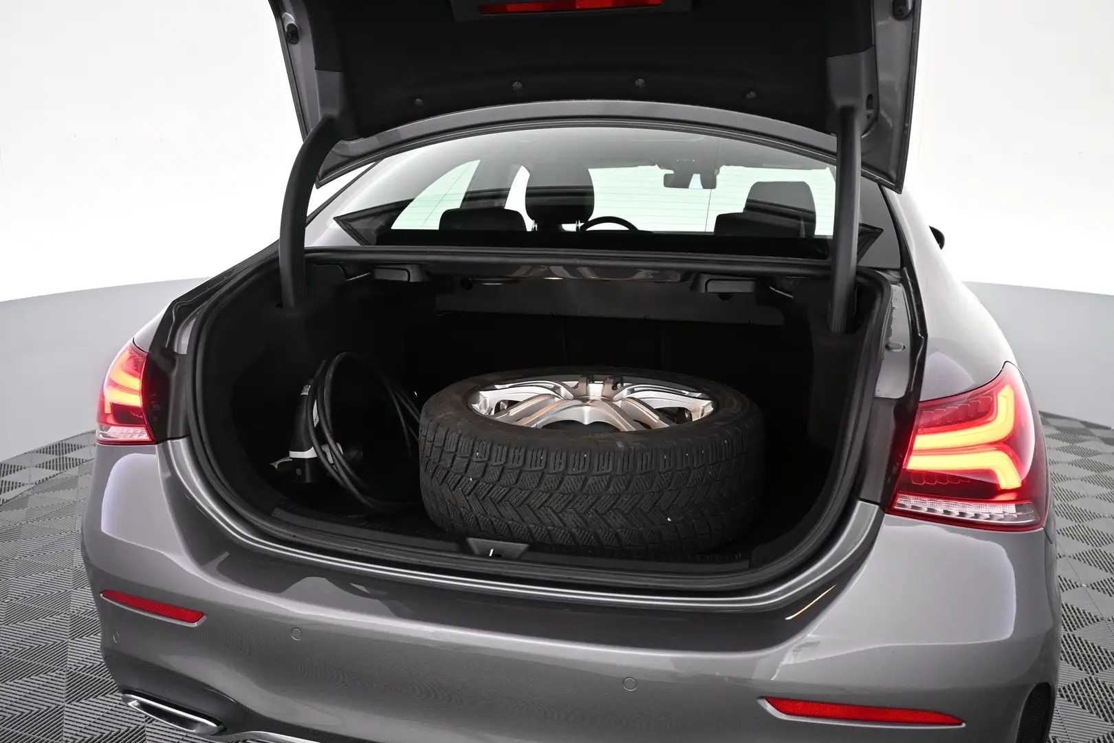 Car Image - 2YMbM2MQFOEgE2jTcjUrj