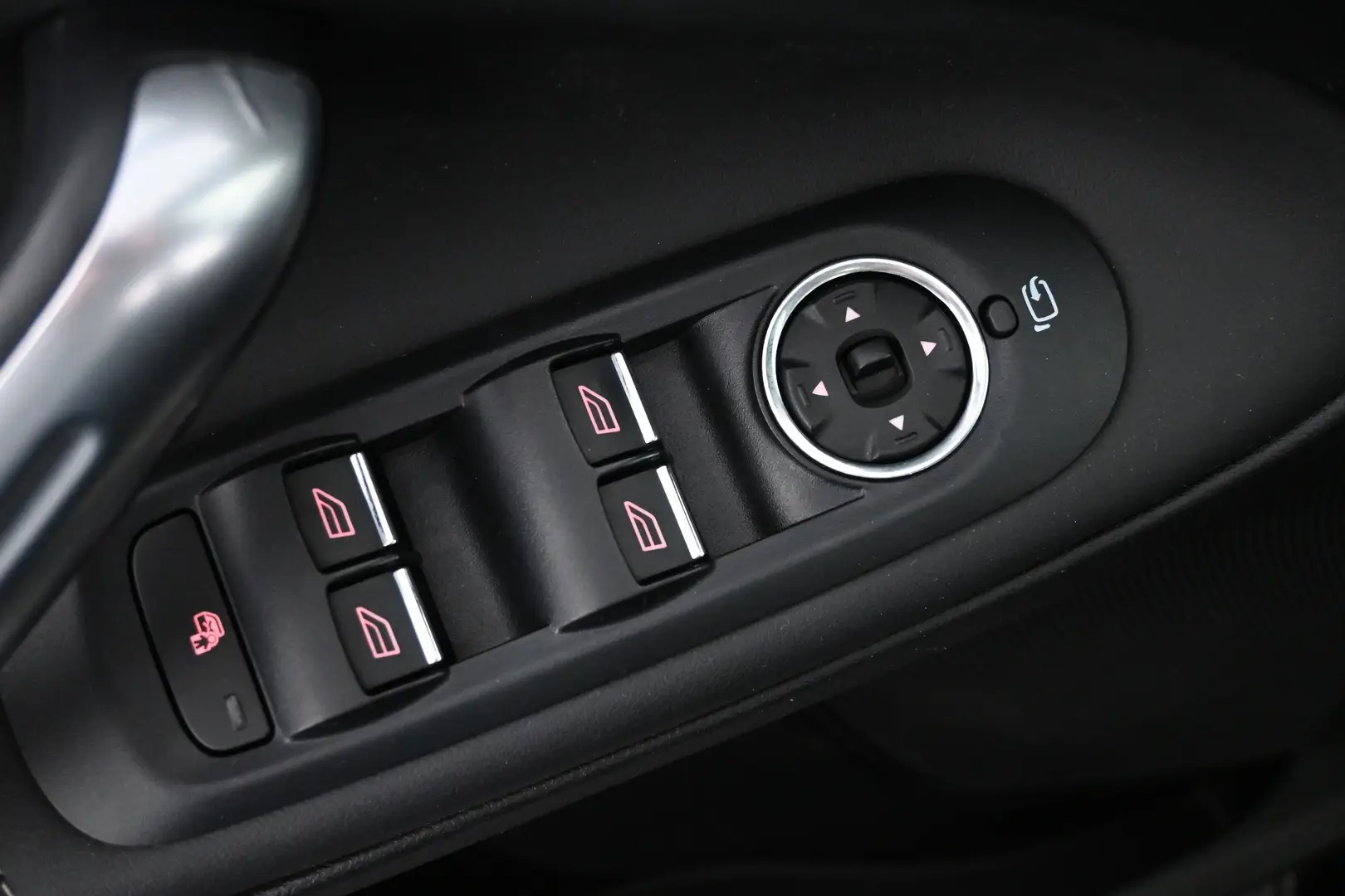Car Image - 3VE77mTyUxDs70oqMh7XRU