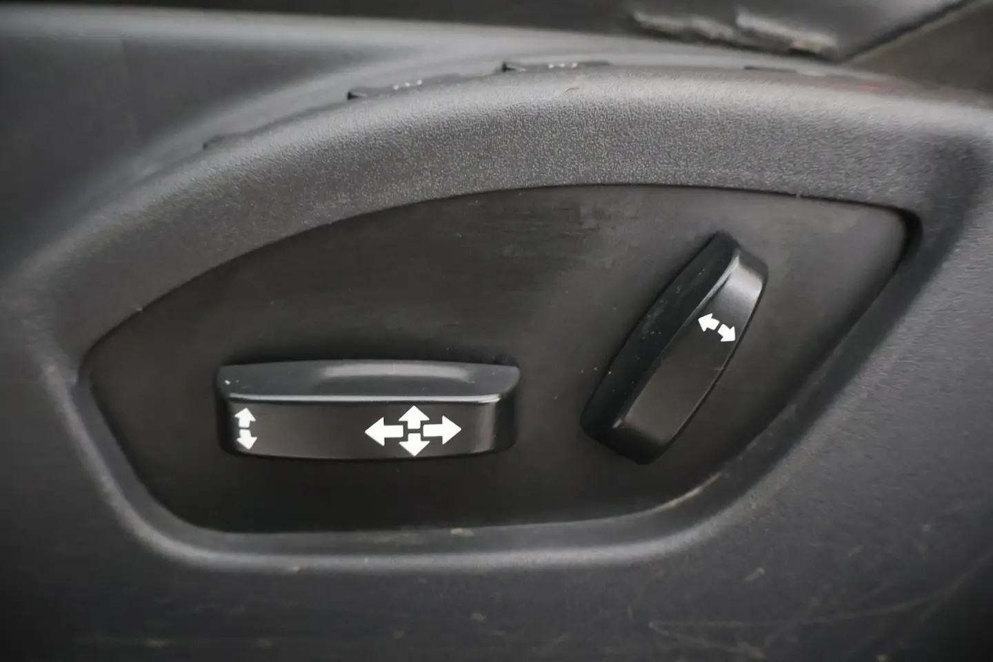 Car Image - 75djZFcxJMzBWvWSkKeMEL