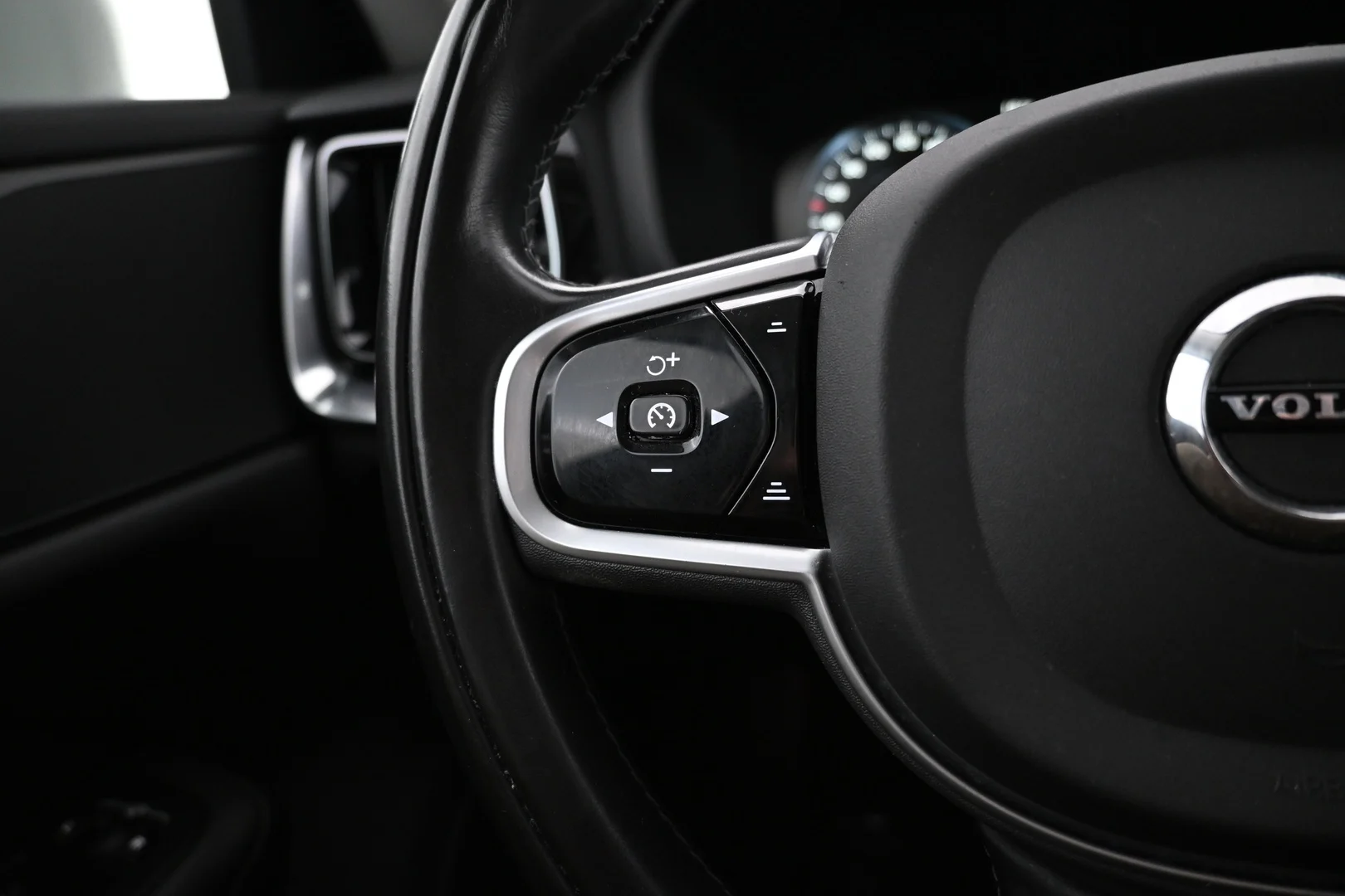 Car Image - 1oa9VM3hbfC195MKhuZAYQ