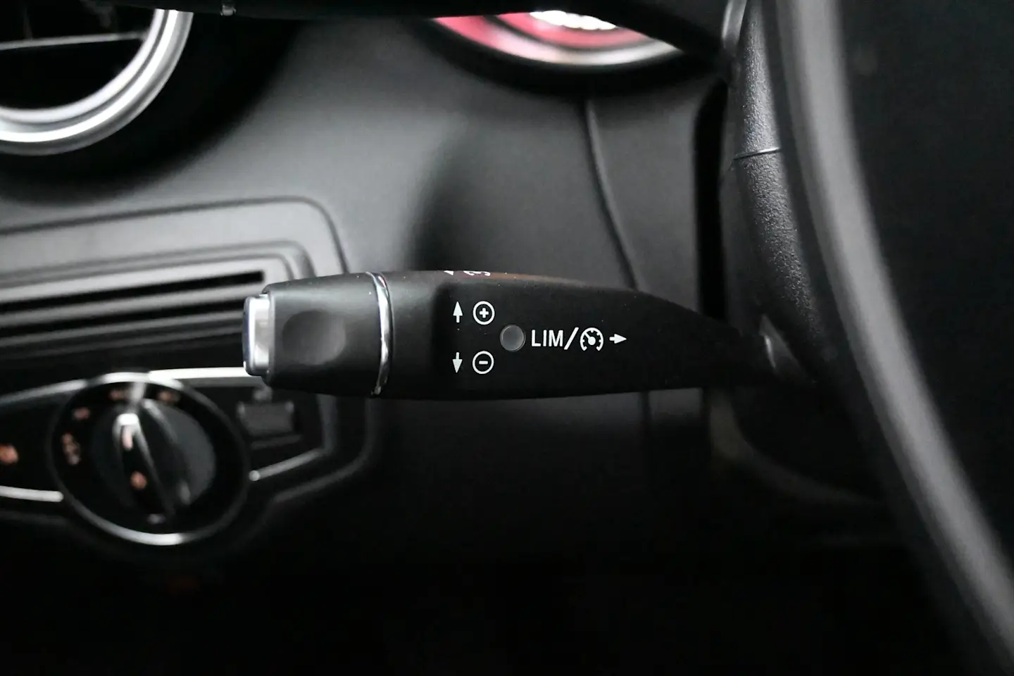 Car Image - 7pTS1EZrqElYoia4v2ClCm