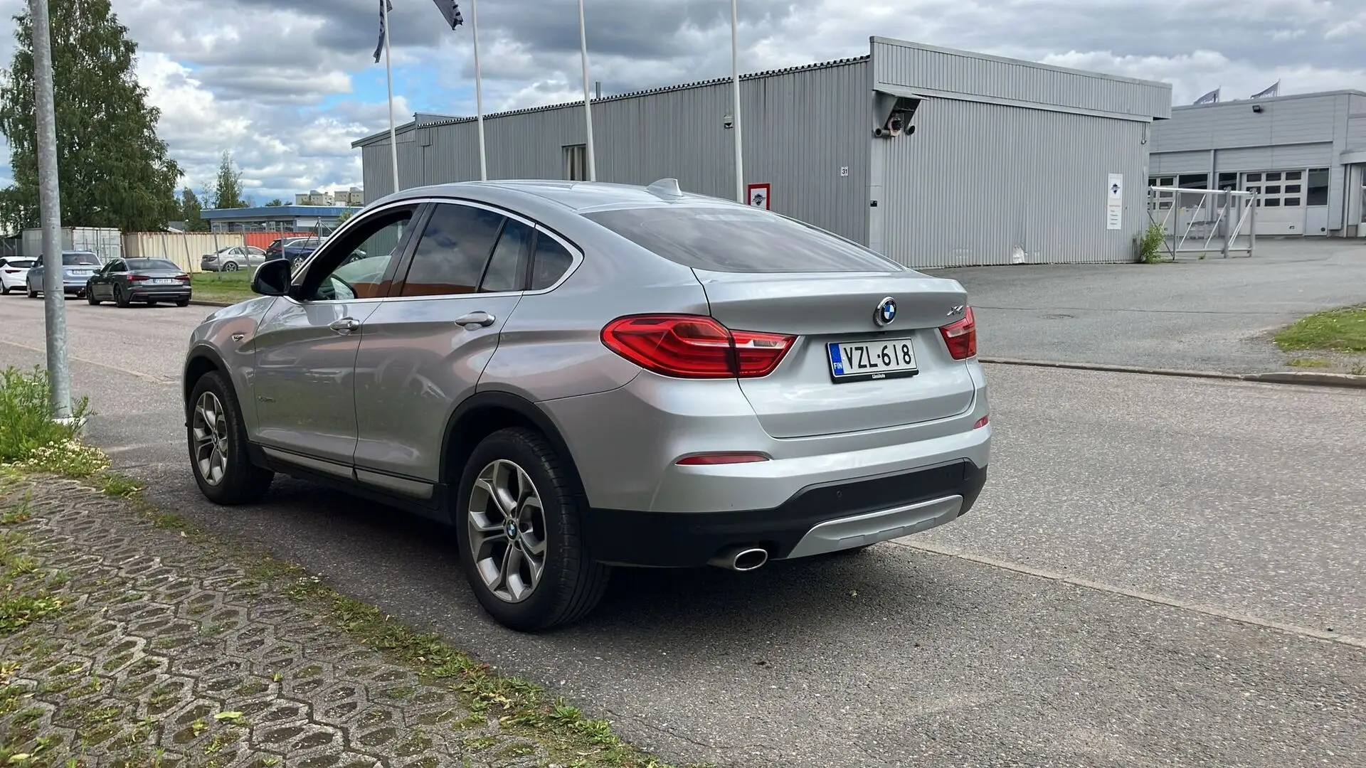 Car Image - jaq1CROSTet8S5oX10YG0