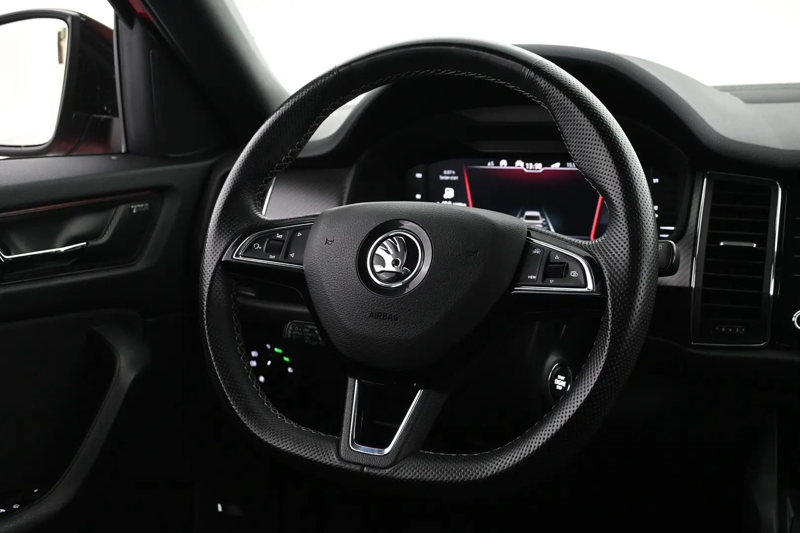 Car Image - 5awWrUO03SXYfw9SkFBndF