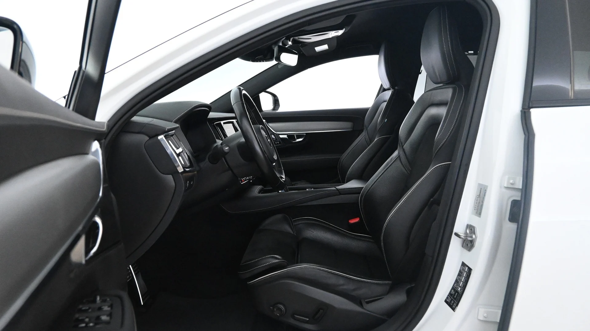 Car Image - H9cGabbJAARfEECG9hVCO