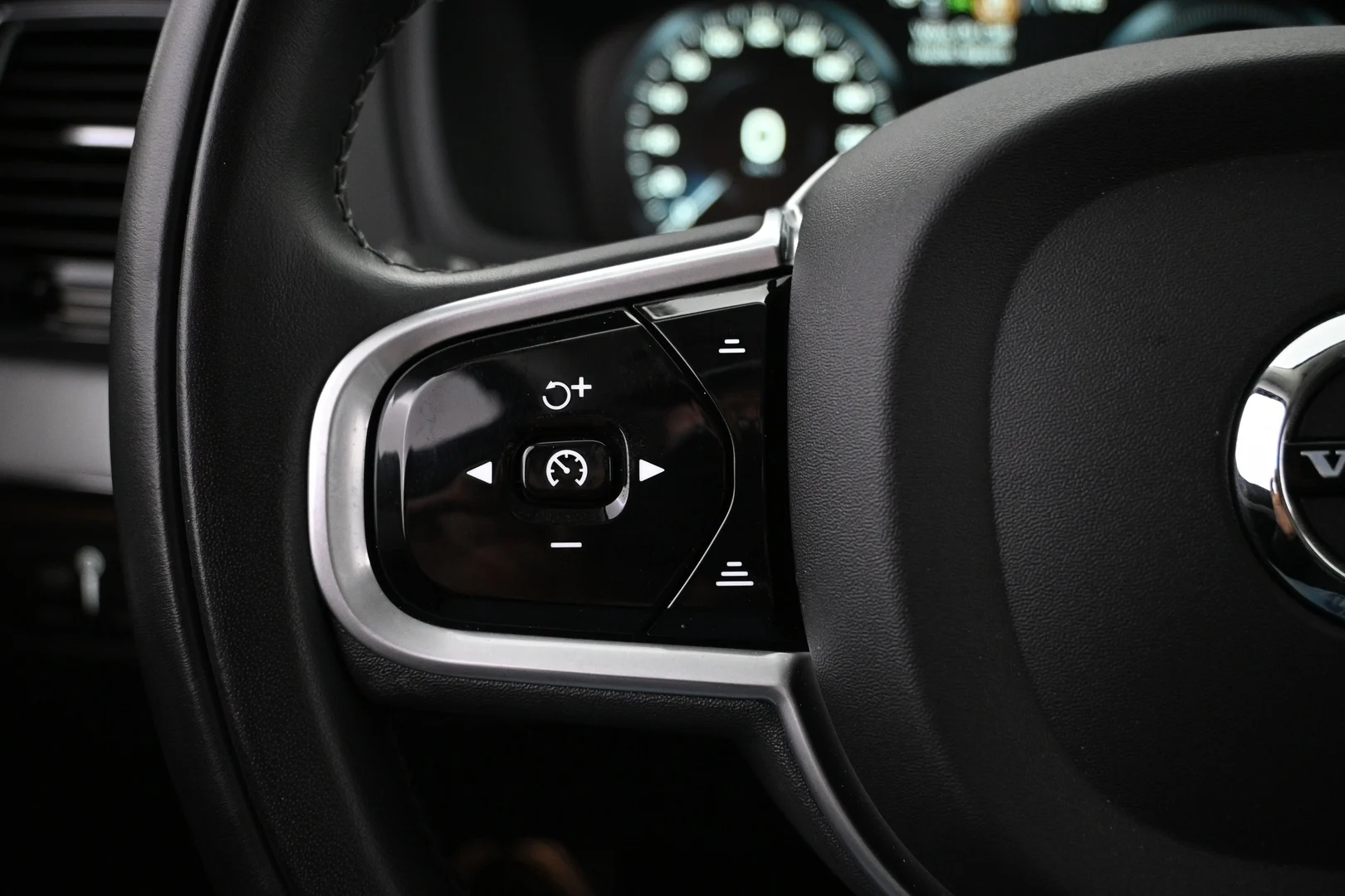 Car Image - 4iVq9HSwysAdIOQovkIKNw