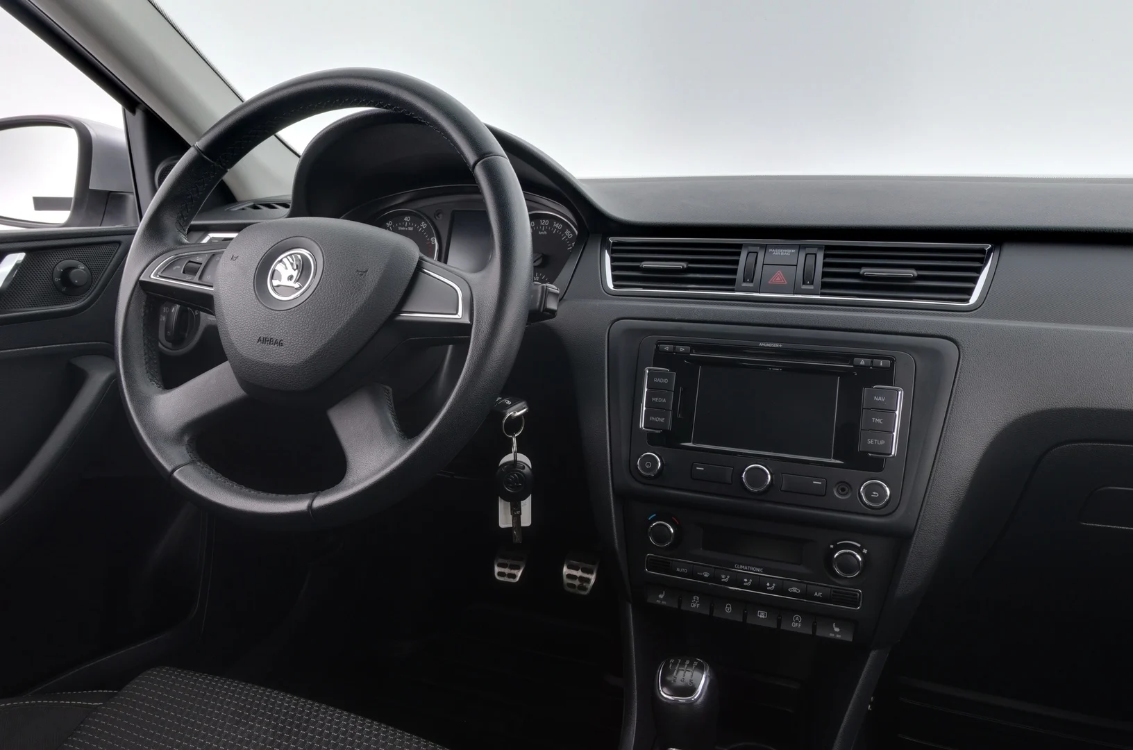 Car Image - 5EMzZKUvPq3ujDHLALi6Lx