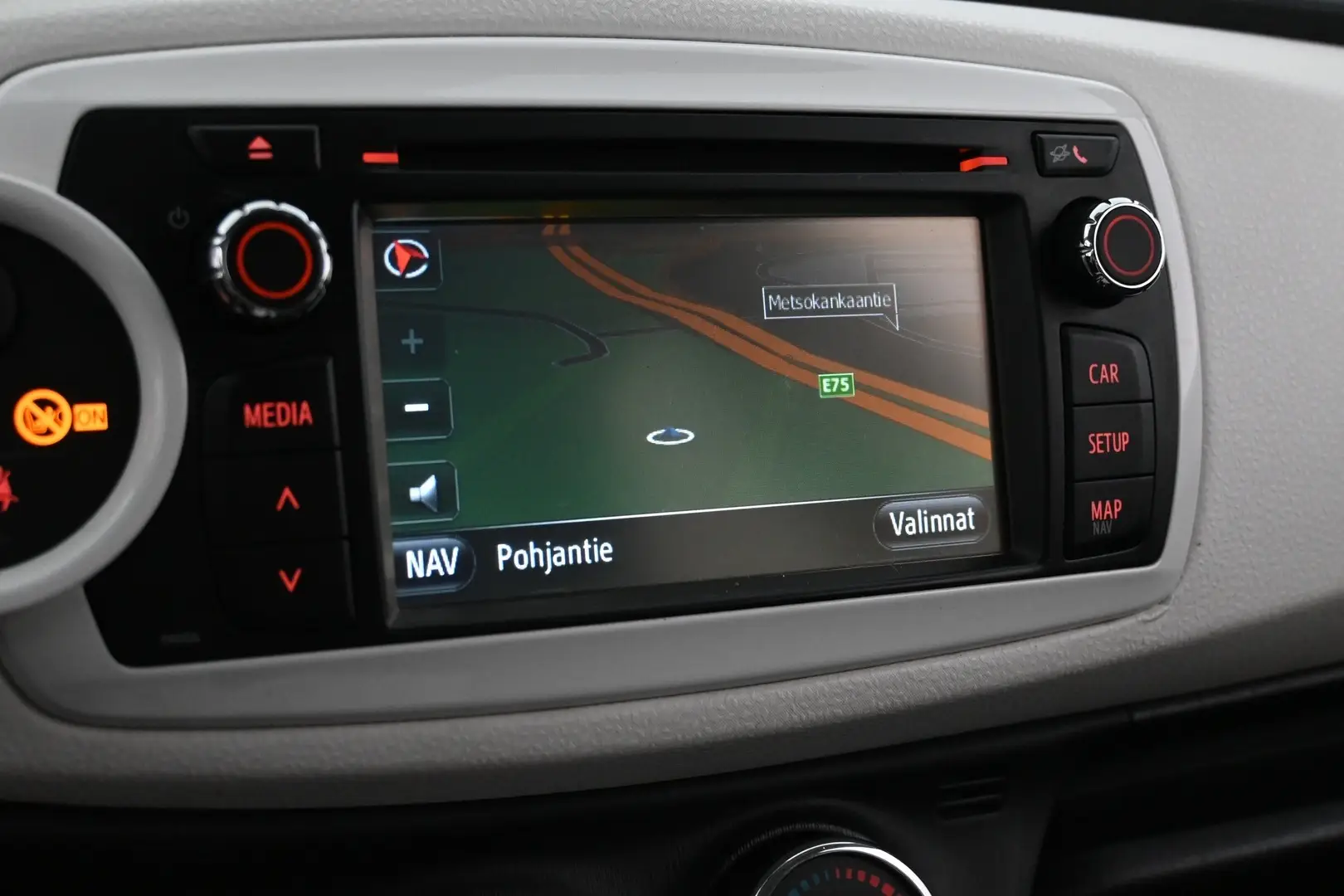 Car Image - 73x0fcfKm9sH7D4s3JQX7m