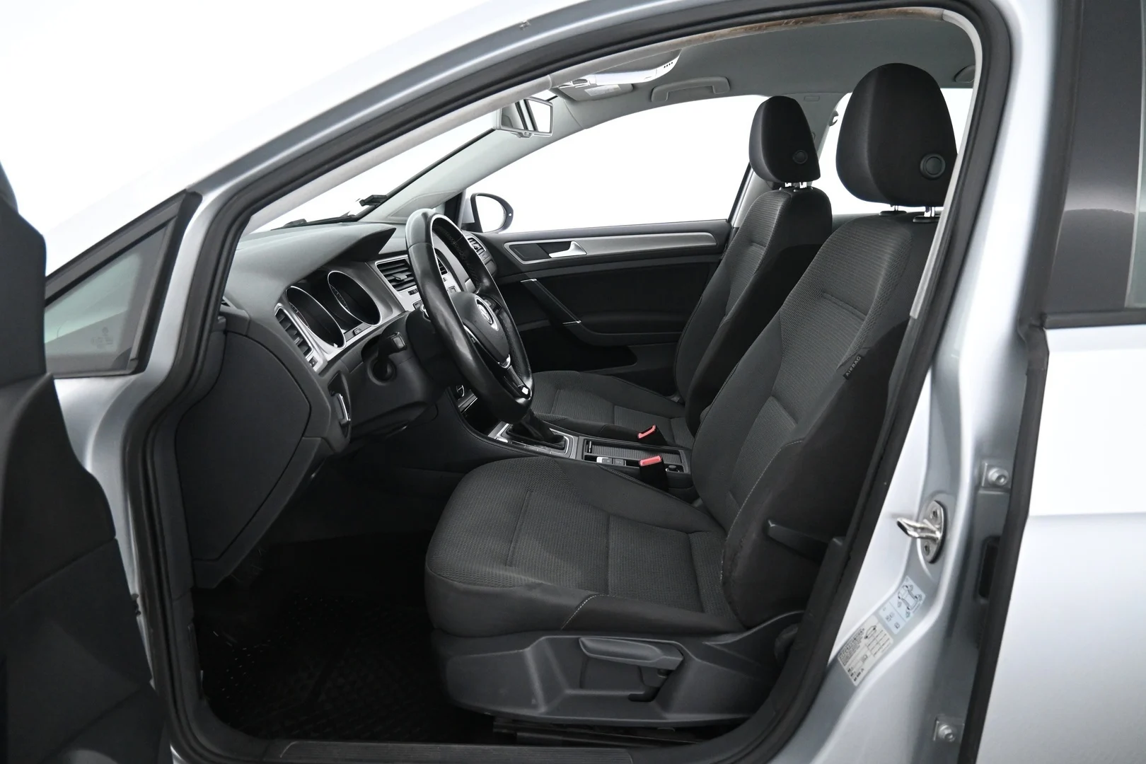 Car Image - 5oO8iSKiQTGAmKukknGjFd