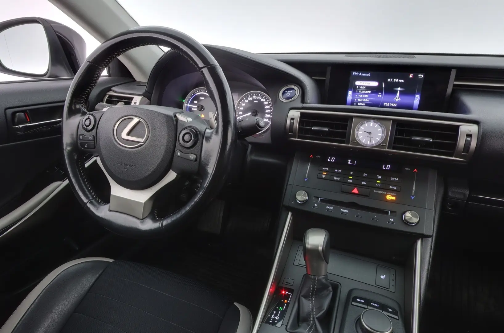 Car Image - 3rWvXhbzmb2l4UVNRs3abO