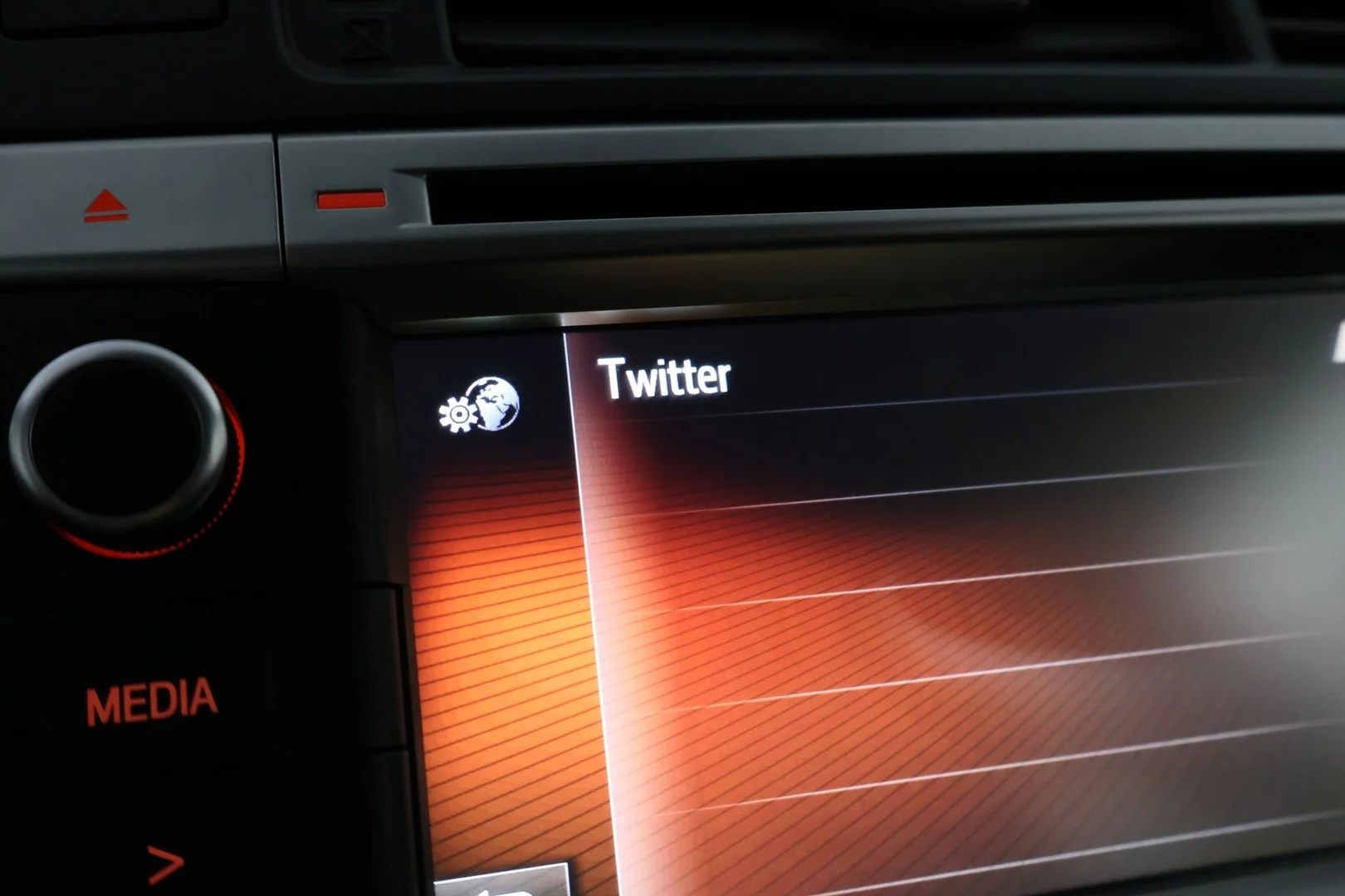 Car Image - 1jQghvWvq6ei3ipZokEII8
