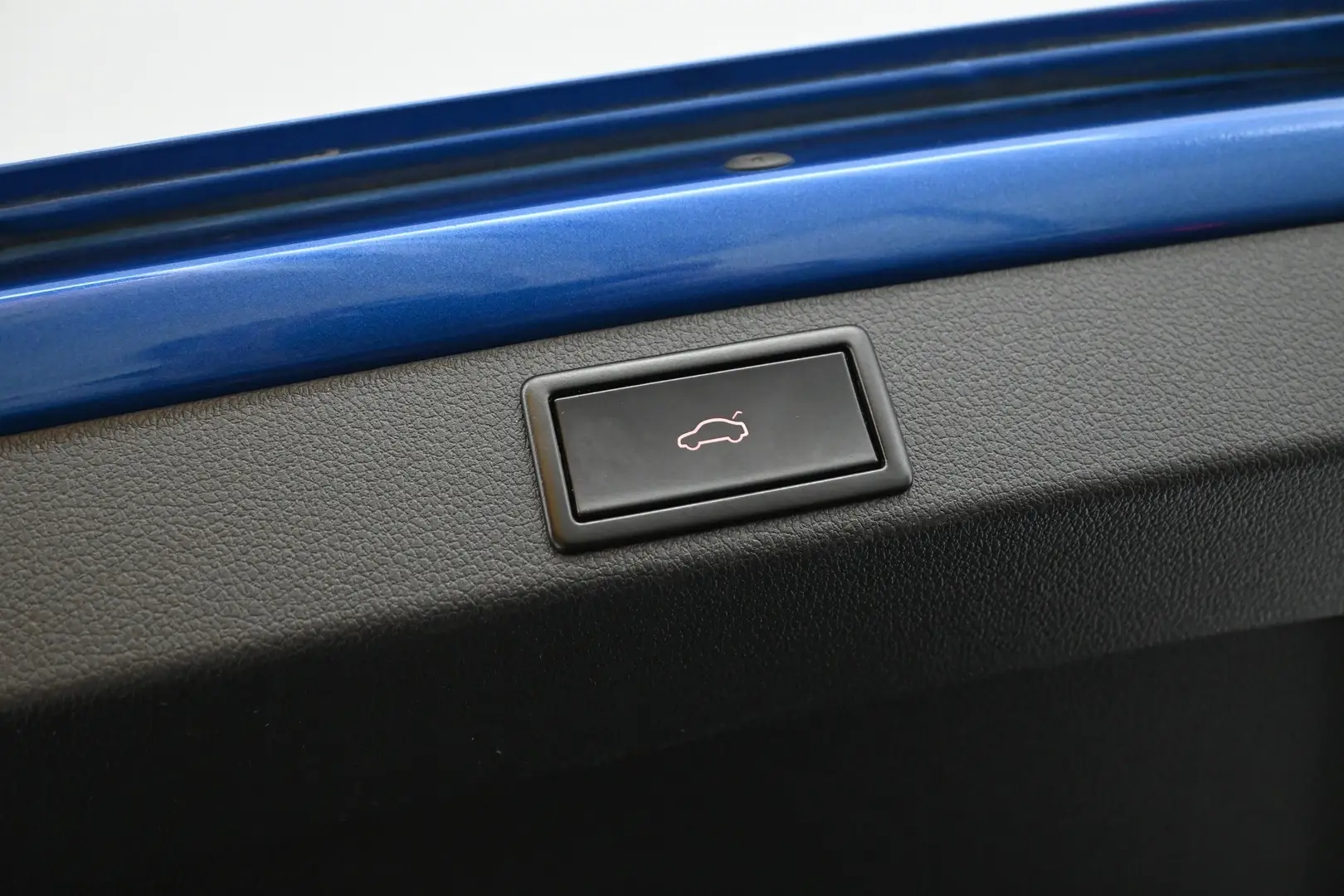 Car Image - 3NxC0Cp4jBBWg6wOfm2glD