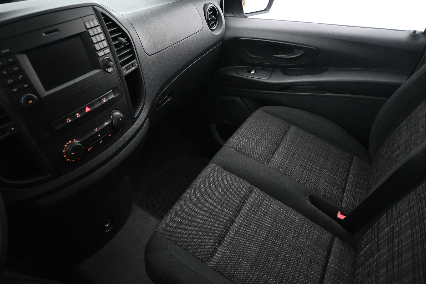 Car Image - qkEwXgpMlo7sDDYPeGCrD