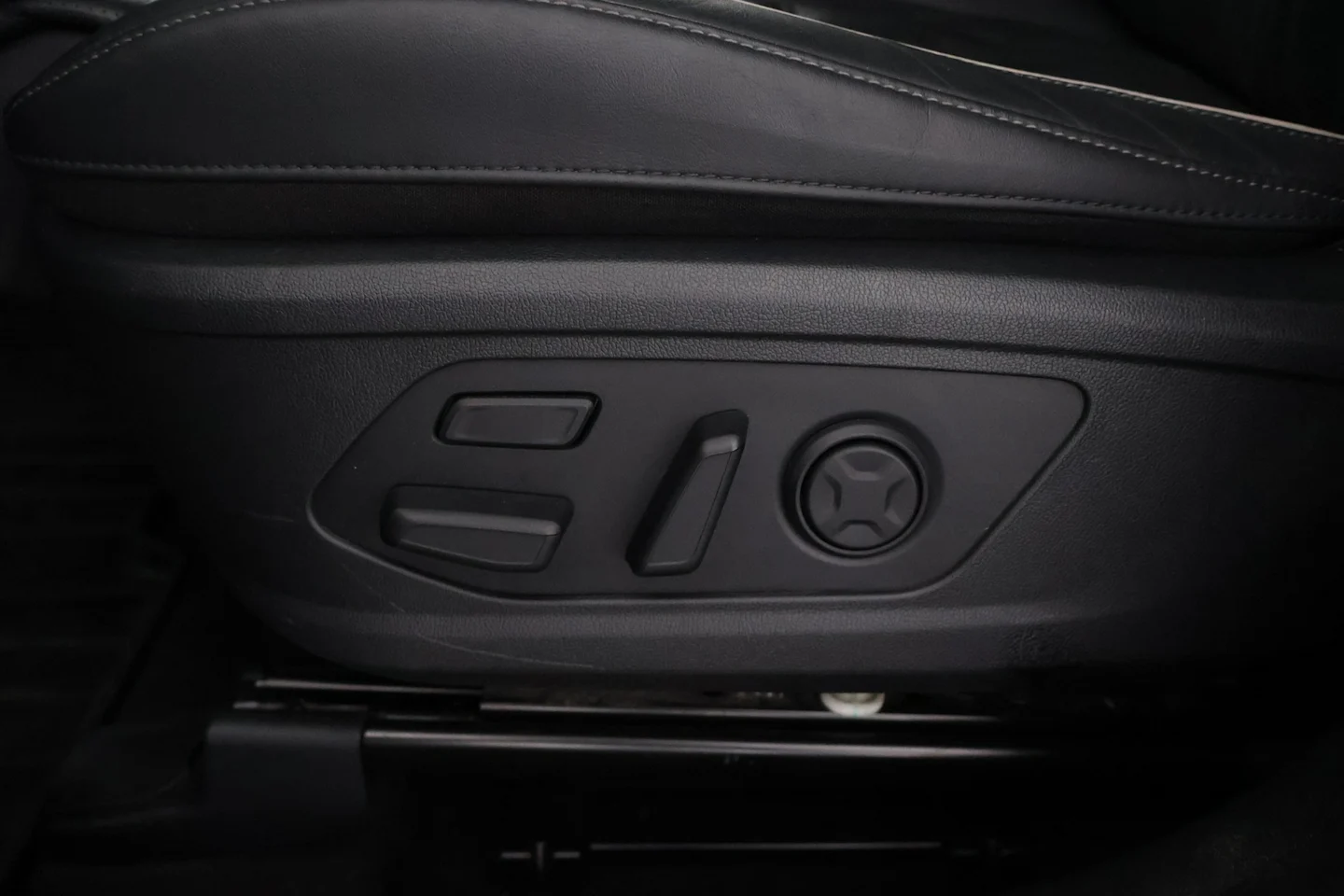 Car Image - 7Dze9KRILIiw5D6KtcMemQ
