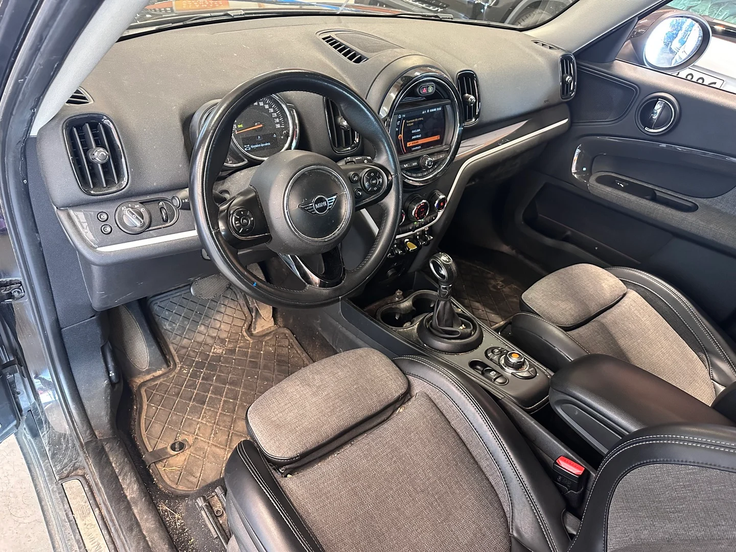 Car Image - 6L1h2K0UcVAehB6d9aBsfY