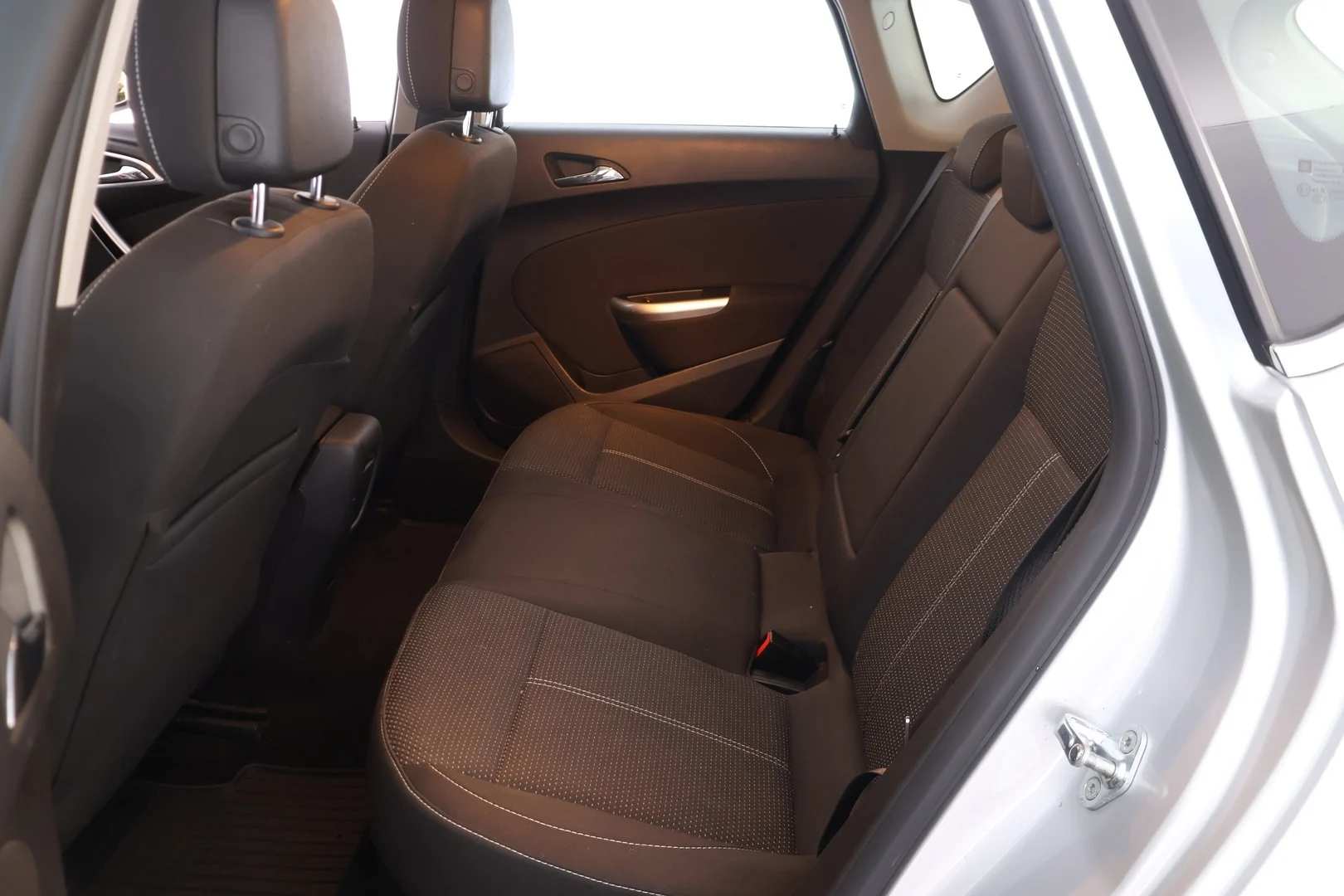 Car Image - 3BvC6M3JVj7XEJ95hCof7Z